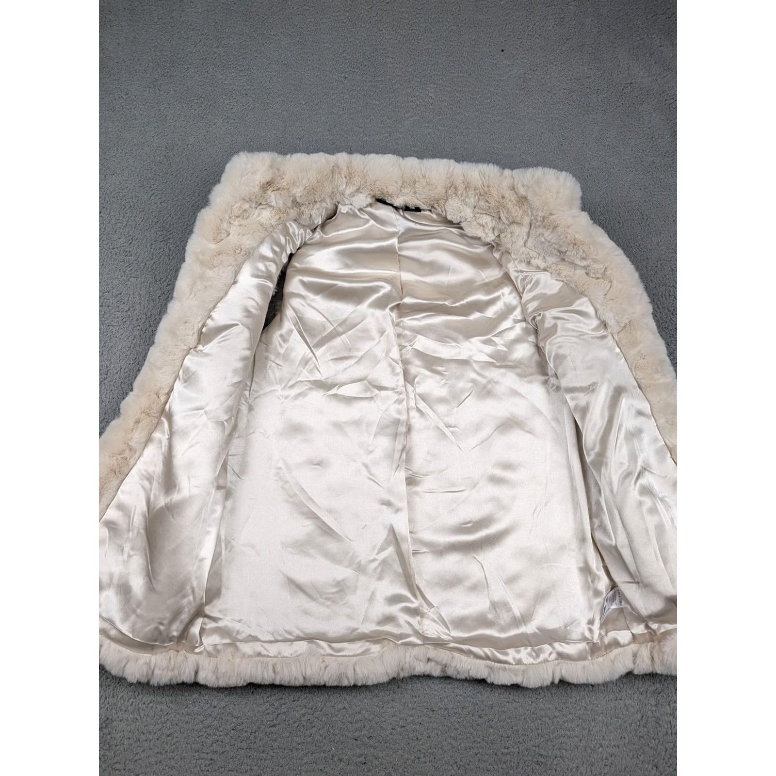 Rachel Zoe VINTAGE Rachel Zoe Vest Womens Large White Faux Fur Lined Open Front Sleeveless Plush Size L / US 10 / IT 46 - 2 Thumbnail