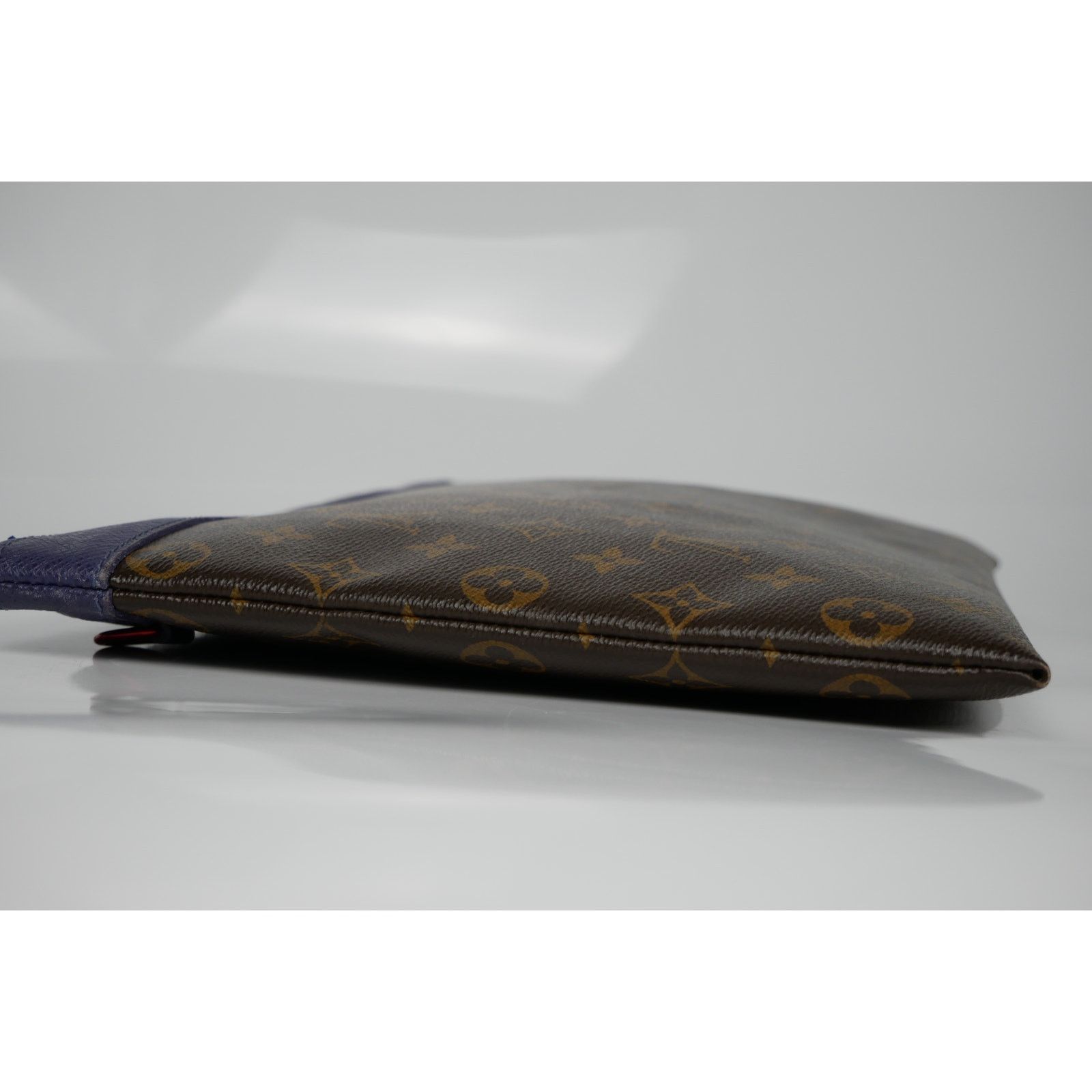 Louis Vuitton Limited Edition Monogram Pochette Apollo Clutch Size ONE SIZE - 9 Thumbnail