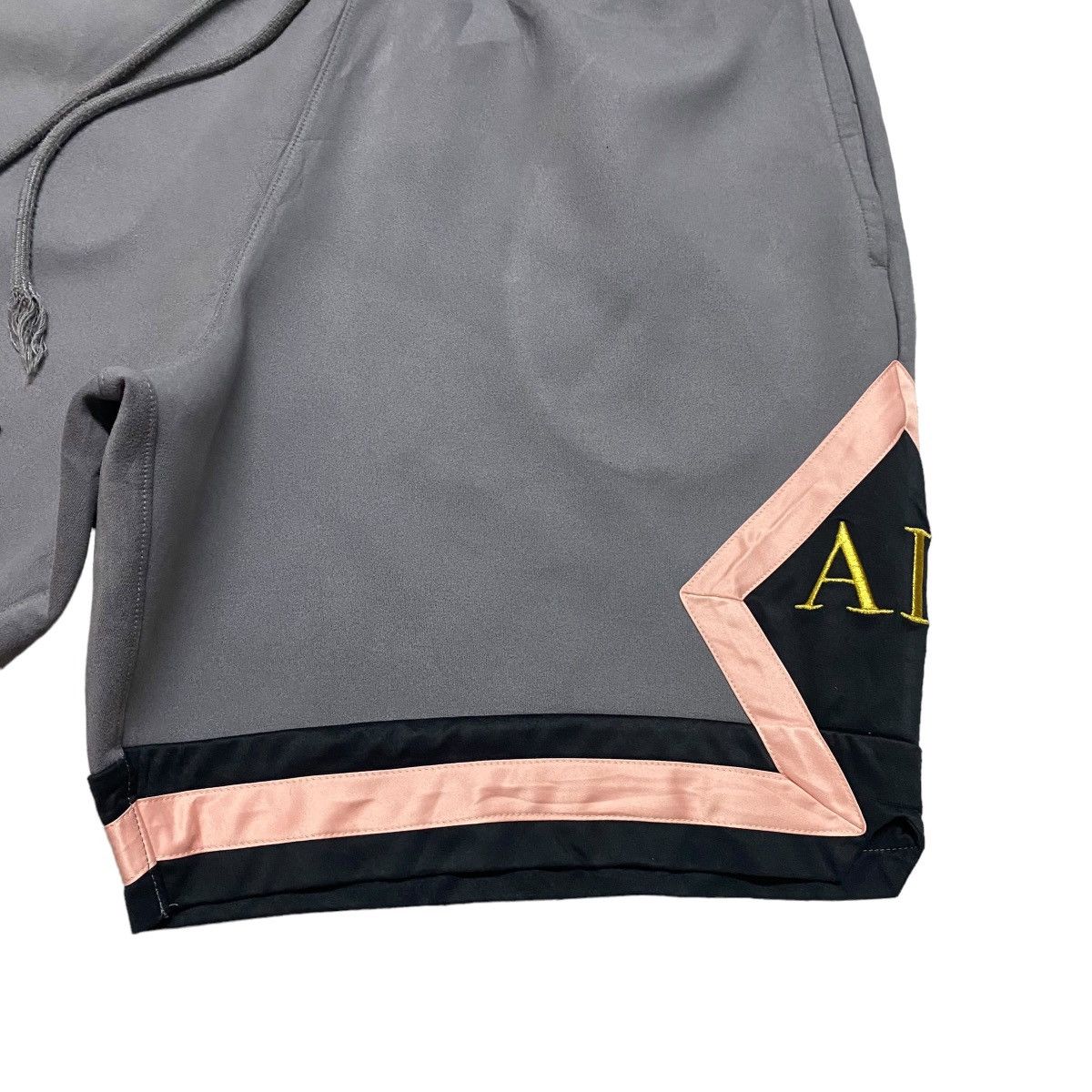 Jordan Brand Air Jordan Remastered Diamond Shorts Size US 34 / EU 50 - 7 Thumbnail