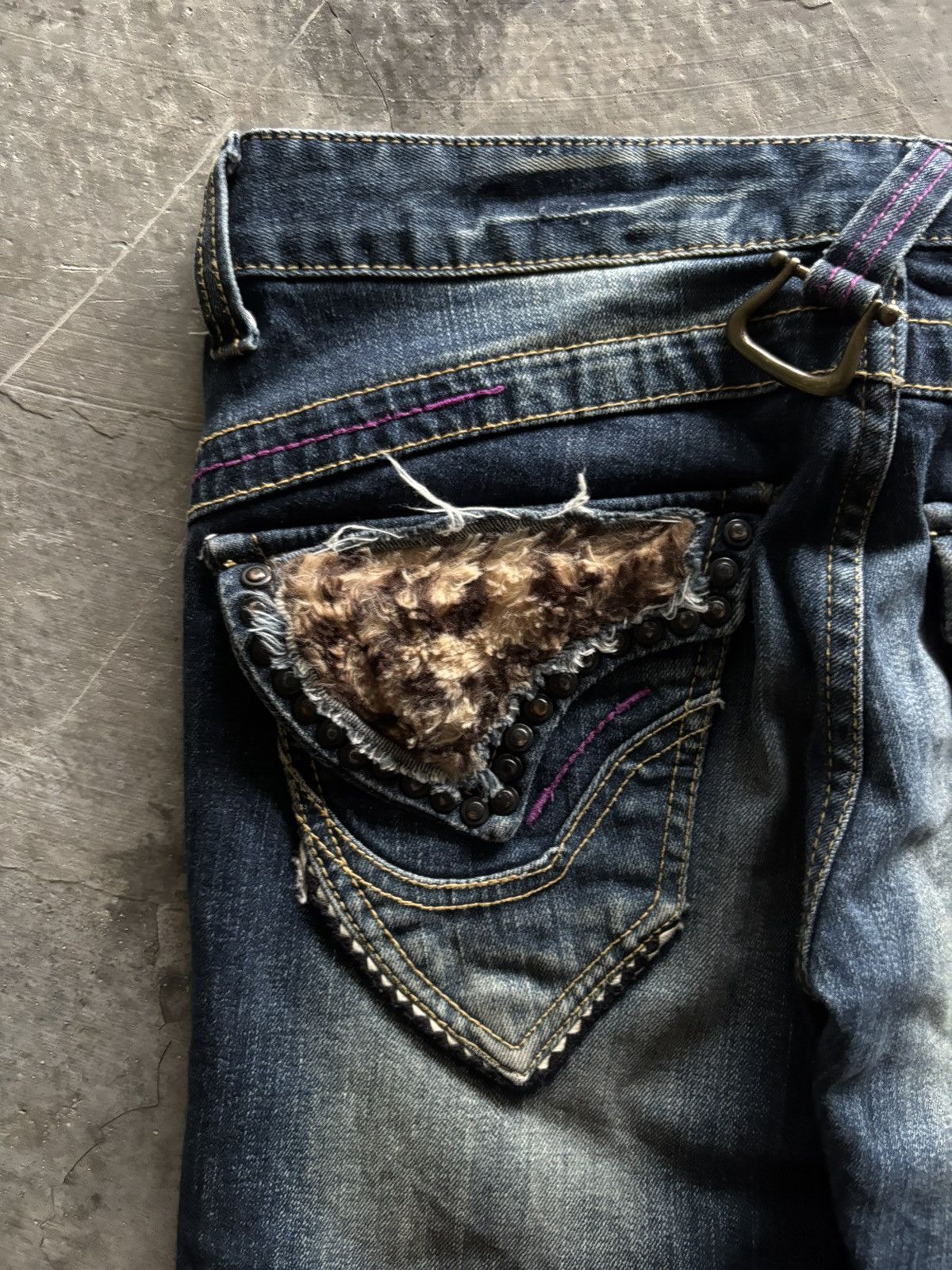 If Six Was Nine RED PEPPER FLARE JAPANESE DENIM LEOPARD FUR BACKPOCKET Size 27" / US 4 / IT 40 - 15 Thumbnail