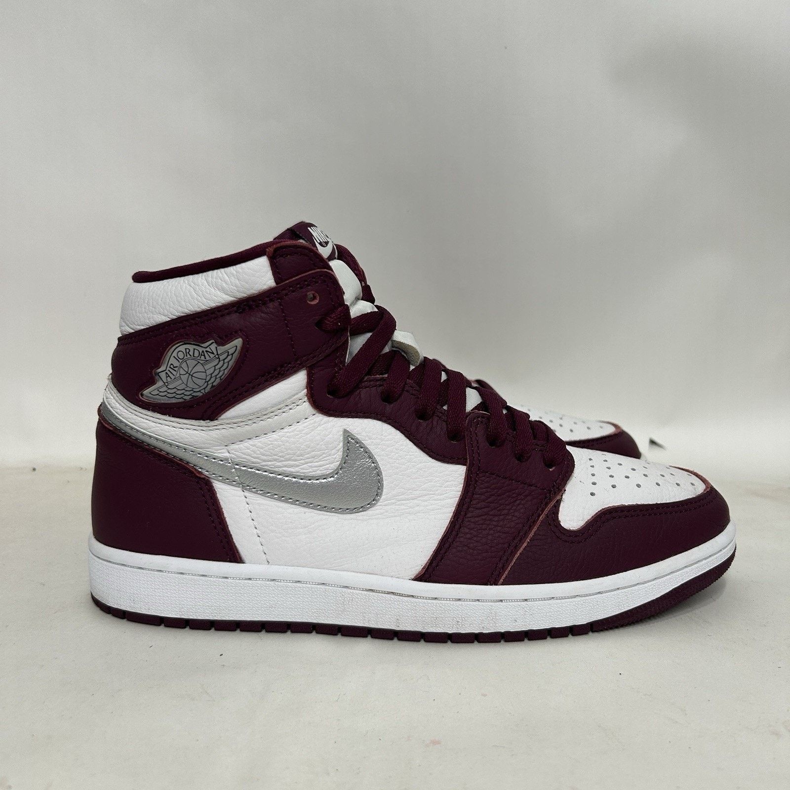 Nike Nike Air Jordan 1 Retro High OG “Bordeaux” Size US 9.5 / EU 42-43 - 4 Thumbnail