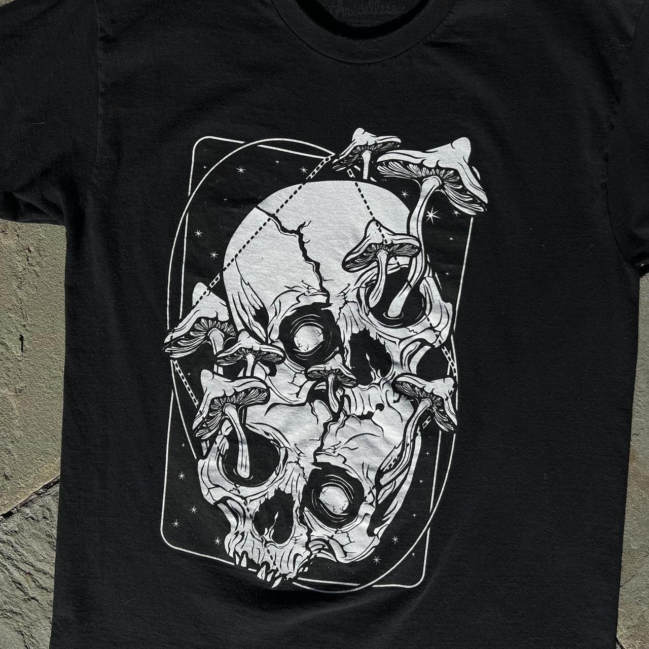 Threadless Black Mushroom Skulls Graphic T-shirt Size US L / EU 52-54 / 3 - 2 Thumbnail