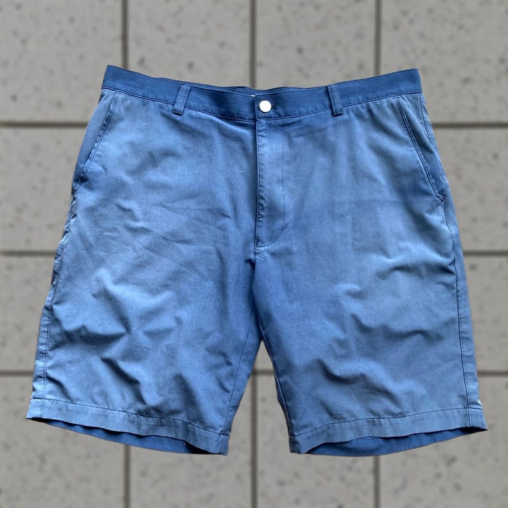 Peter Millar Peter Millar Golf Shorts Mens Size 36 Navy Blue Performance Preppy Casual Travel Size US 36 / EU 52 - 1 Thumbnail