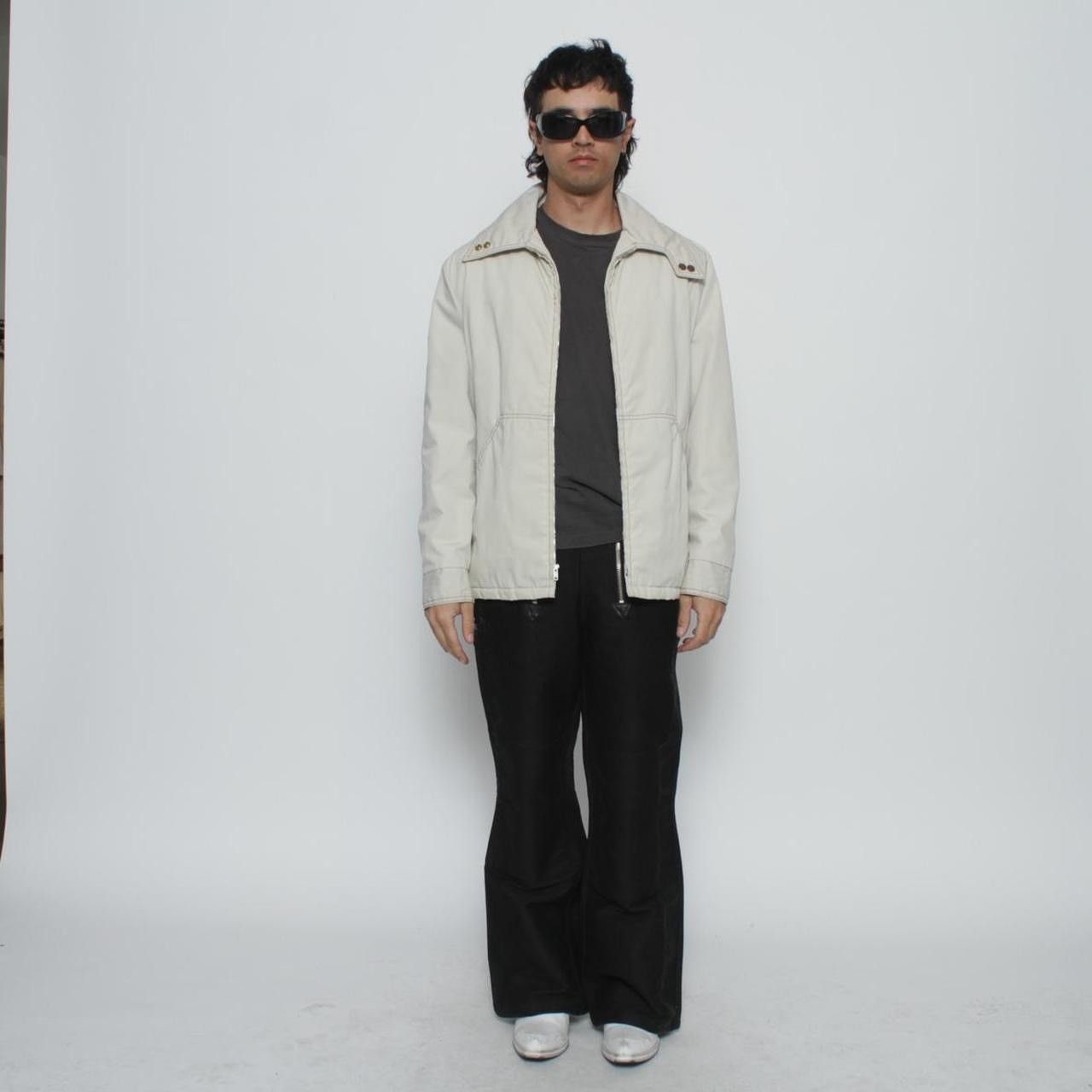 Vintage 70’S WHITE ZIP UP JACKET WITH BROWN CONTRAST STITCHING Size US L / EU 52-54 / 3 - 4 Thumbnail