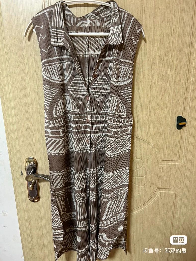 Issey Miyake Issey Miyake size:2 Brown pleated dress Size XS / US 0-2 / IT 36-38 - 3 Thumbnail