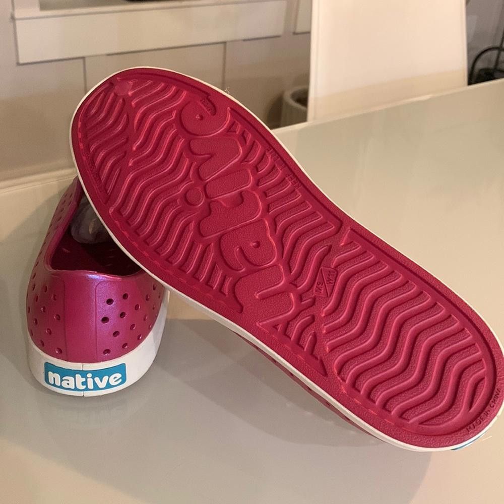 Native Metallic Native shoes - unisex M9/W11 Size US 9 / EU 42 - 6 Thumbnail