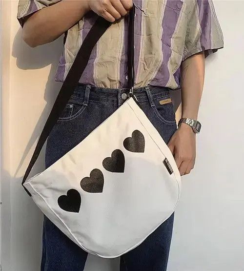 Japanese Brand Fashion heart print shoulder bag messenger bag Size ONE SIZE - 4 Thumbnail