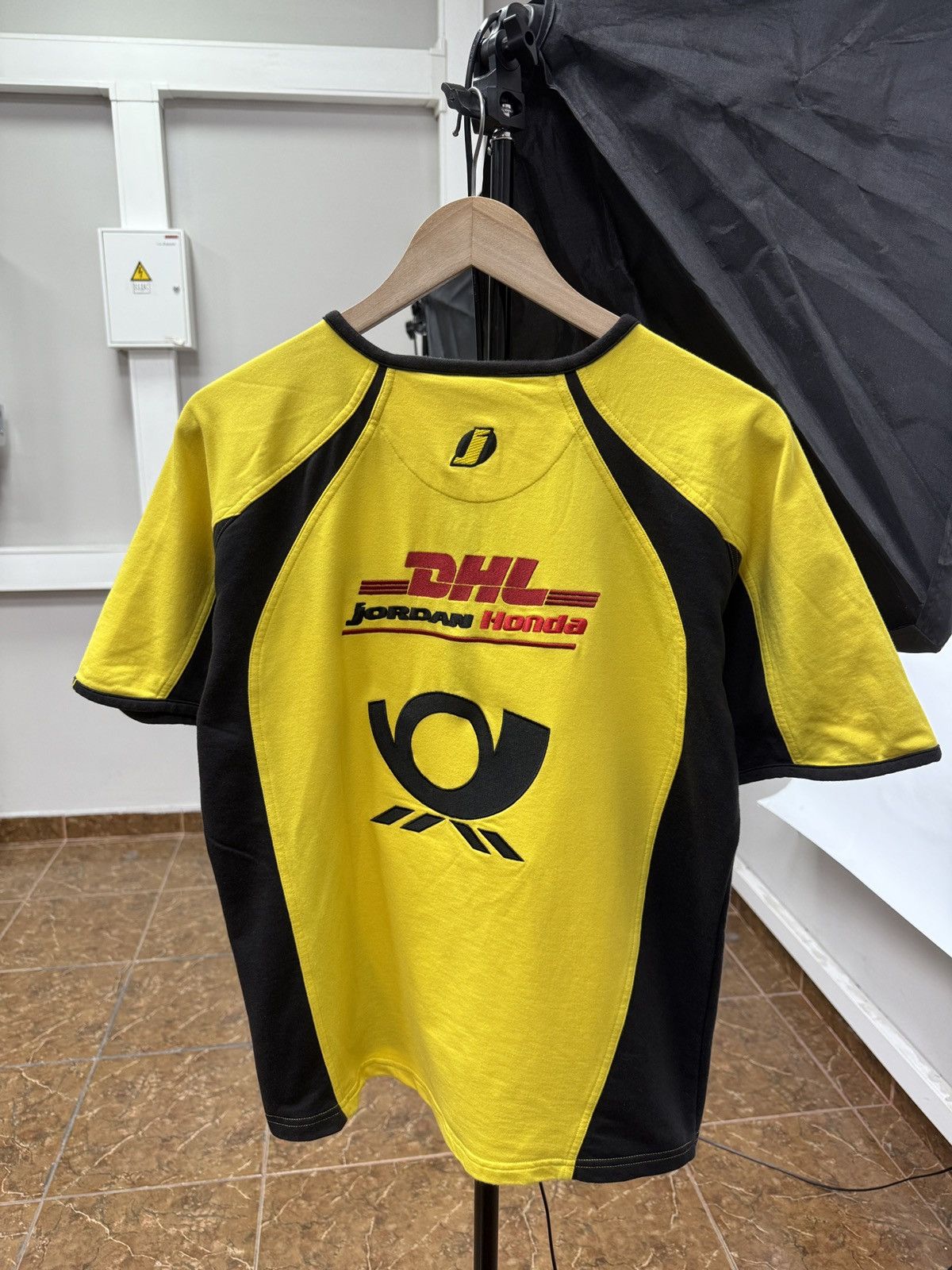 Puma 🇮🇪 Vintage 90s Jordan Honda F1 Team Puma DHL Deutsche Post Size US M / EU 48-50 / 2 - 1 Thumbnail