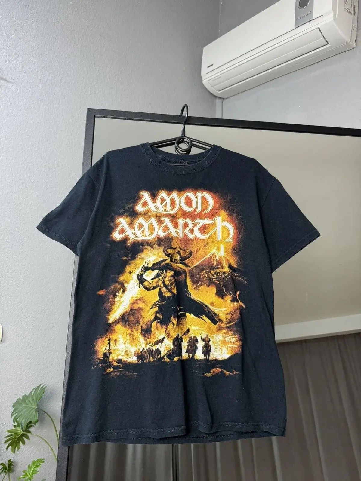Band Tees × Vintage 2011 Amon Amarth Tour Faded Paint Splattered Distressed Tee Size US M / EU 48-50 / 2 - 1 Thumbnail