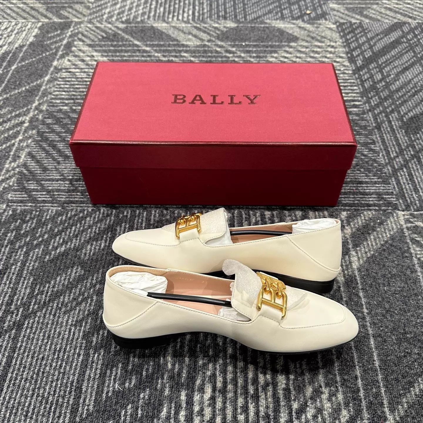 Bally Bally Ellah Flat Loafer EU35 New with box Size US 4.5 / IT 34.5 - 5 Thumbnail