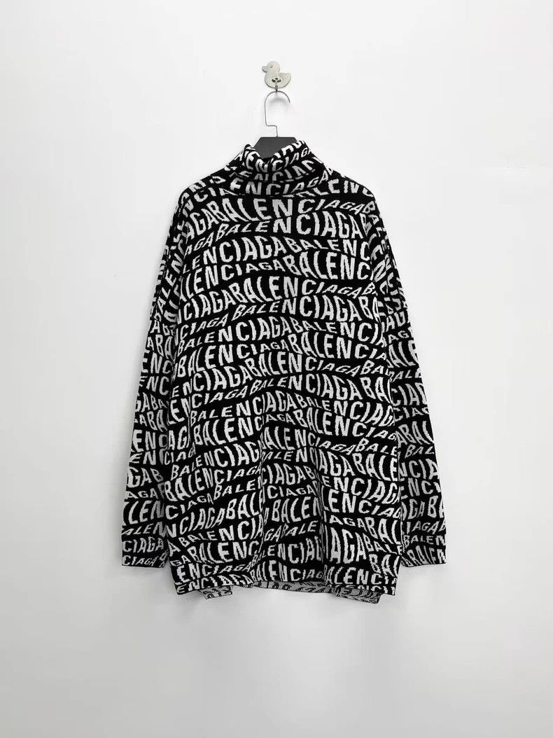 Balenciaga Balenciaga Black and white letter logo barrage full printe Size US L / EU 52-54 / 3 - 1 Thumbnail