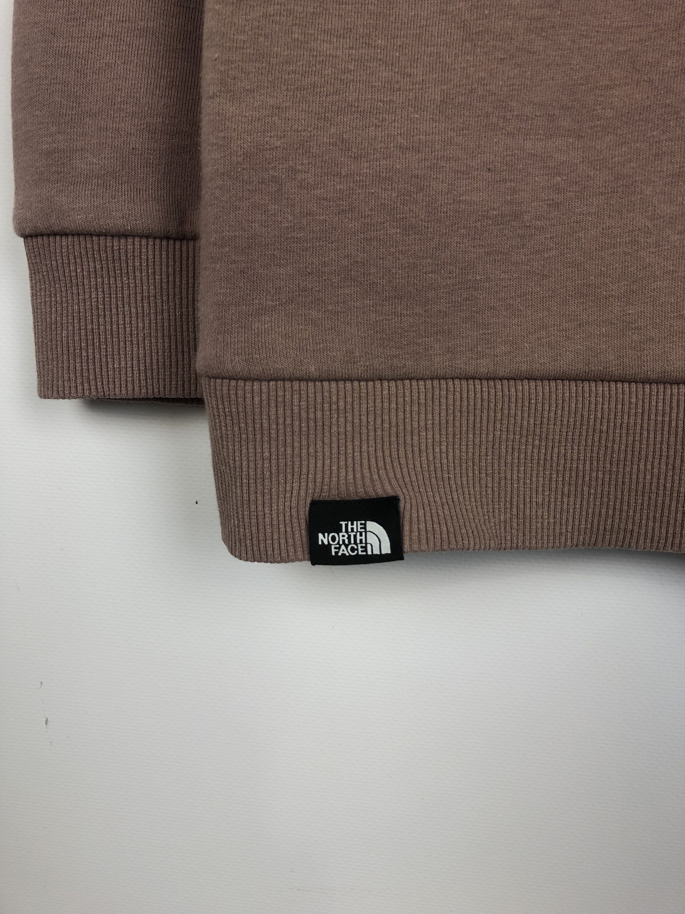The North Face The North Face Sweatshirt Center Logo Crewneck size L Size L / US 10 / IT 46 - 9 Thumbnail