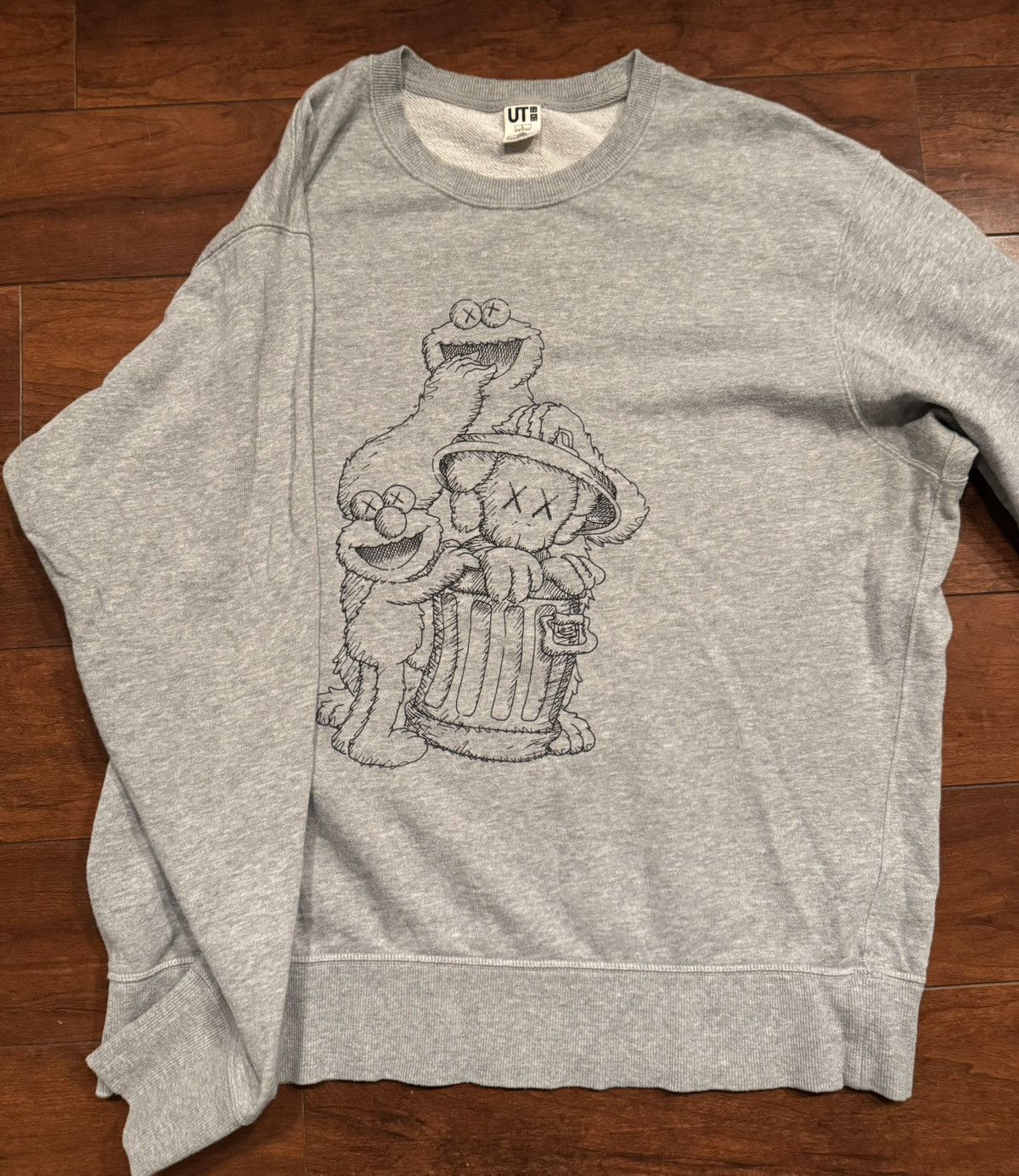 Kaws × Uniqlo KAWS x Uniqlo x Sesame Street Crewneck Sweatshirt Size US L / EU 52-54 / 3 - 3 Thumbnail
