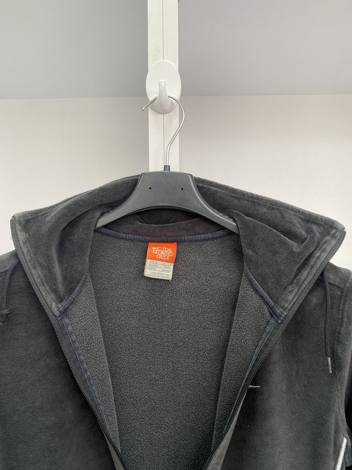 Nike × Vintage Vintage NIKE The Athletic BLACK Velour women’s track jacket Size M / US 6-8 / IT 42-44 - 8 Thumbnail