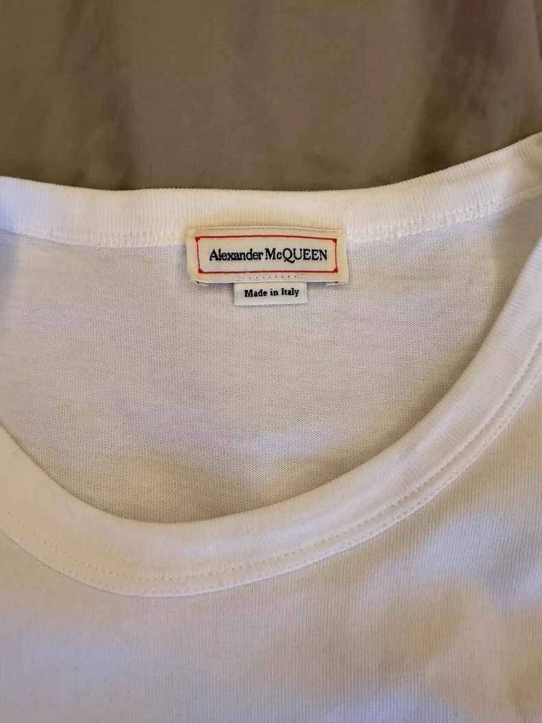 Alexander McQueen Alexander McQUEEN T-shirt, size XL, made in Italy. With a c Size US XL / EU 56 / 4 - 2 Thumbnail