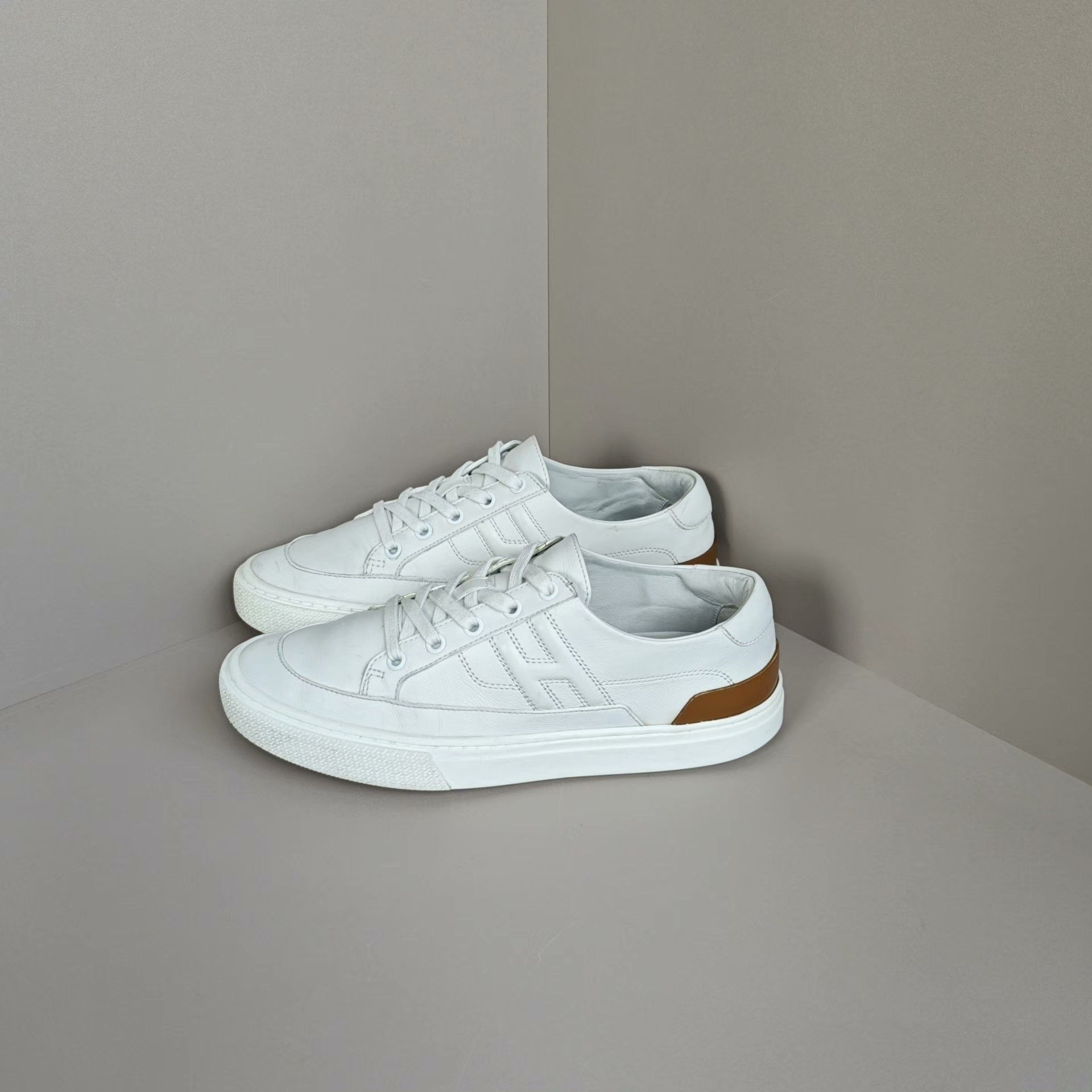 Hermes Hermes Lowtop Sneakers us_8 Women Size US 8 / IT 38 - 1 Thumbnail