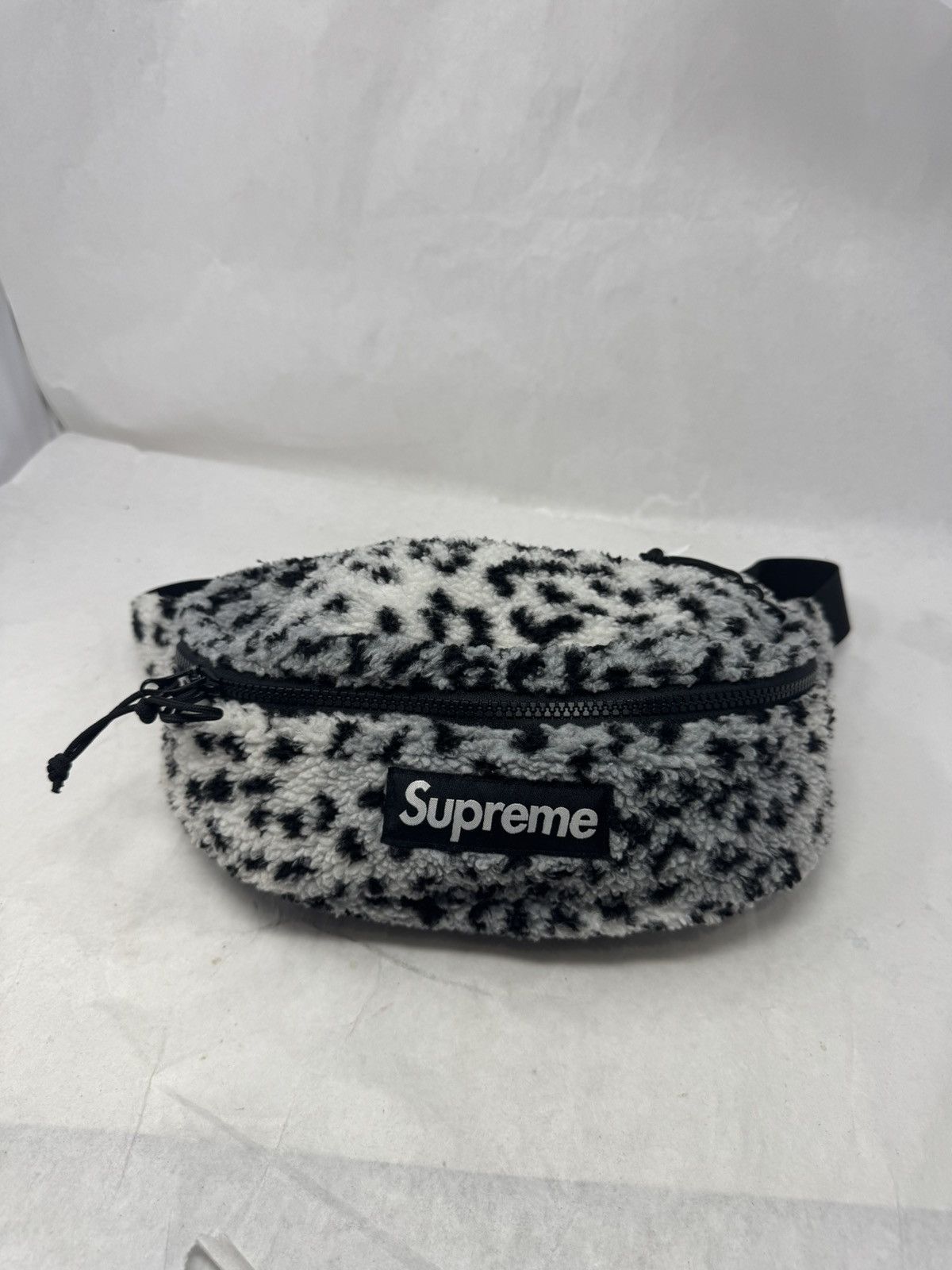 バッグ SUPREME Leopard Waist Bag White 17AW Supreme Leopard Fleece Waist Bag (FW17) - $68