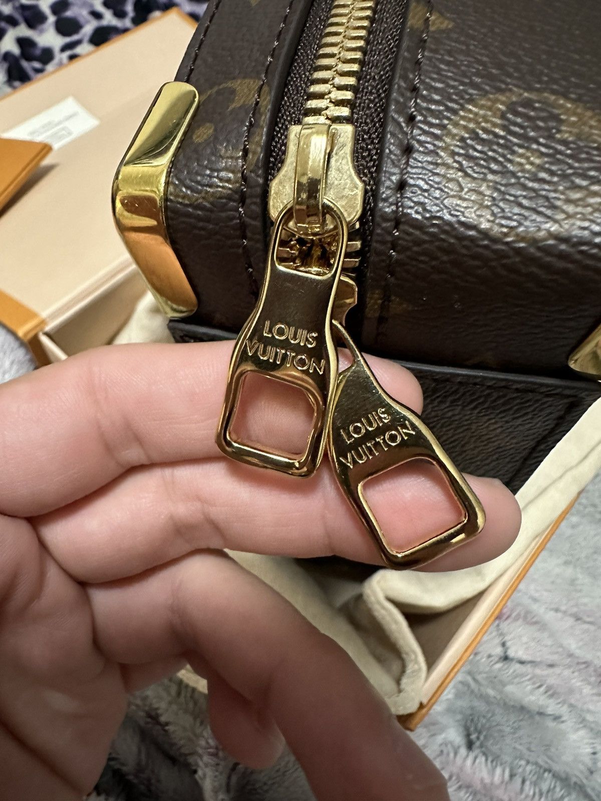 Louis Vuitton × NBA LIMITED LV X NBA "MONOGRAM" LEGACY HANDLE TRUNK Size ONE SIZE - 21 Thumbnail