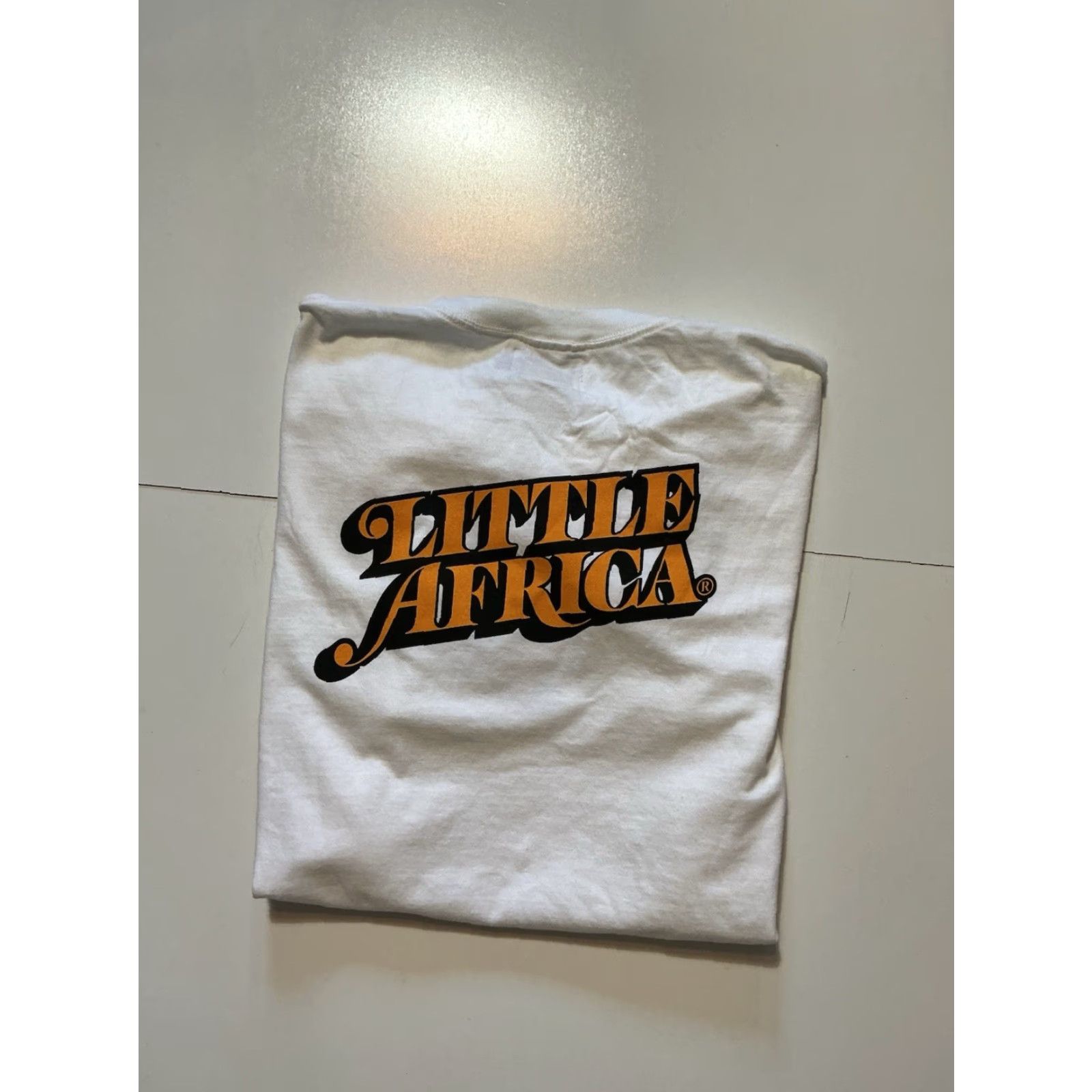 Vintage Little Africa Soul Made Global LA Graphic White Crewneck S/S T-Shirt Sz. L Mens Crew Neck T-Shirt White Graphic 90s? Size US L / EU 52-54 / 3 - 2 Thumbnail