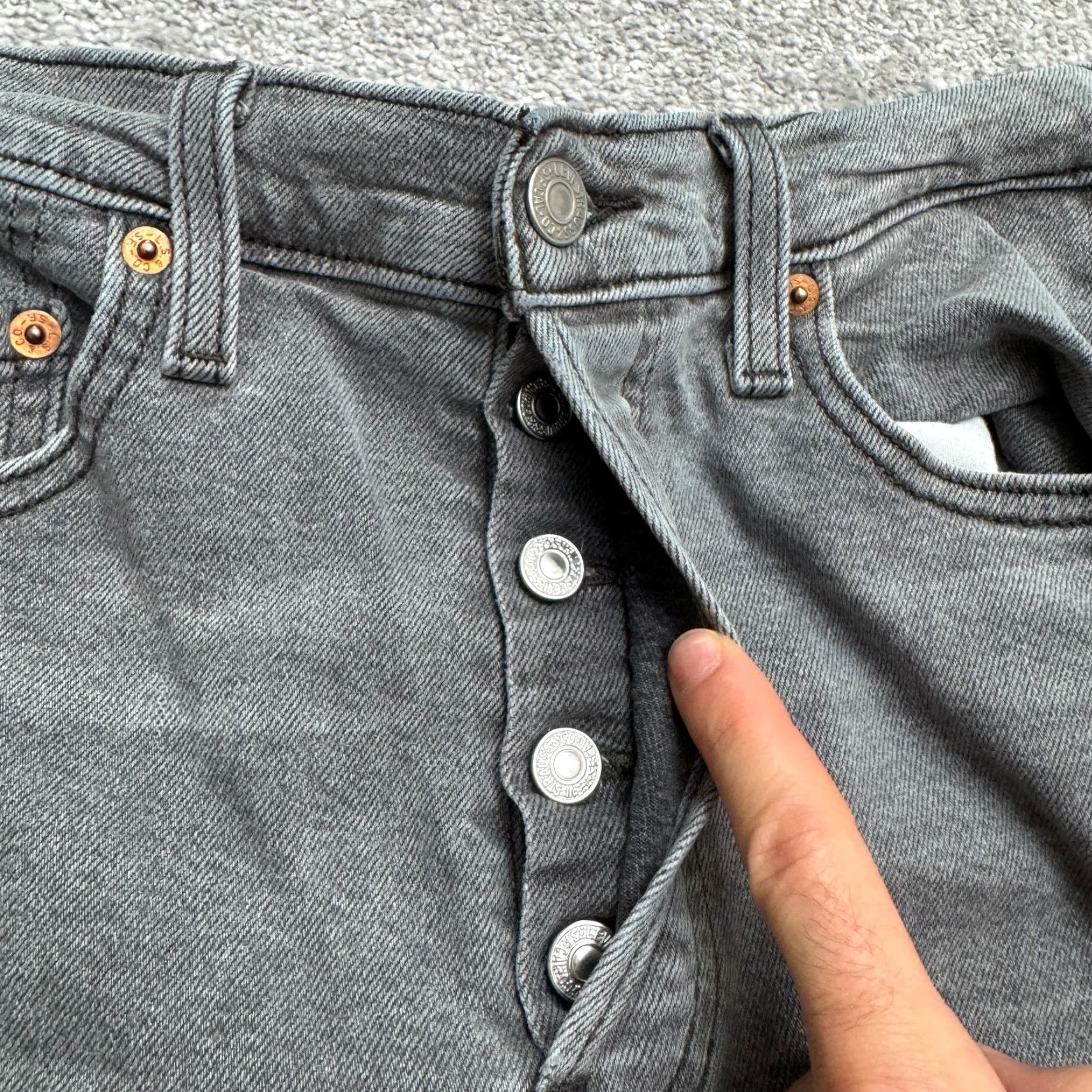 Levi's Levi's Jeans Womens 28x27 Gray Denim Button Fly 5-Pocket High Rise Streetwear City Grunge Size 28" / US 6 / IT 42 - 3 Thumbnail