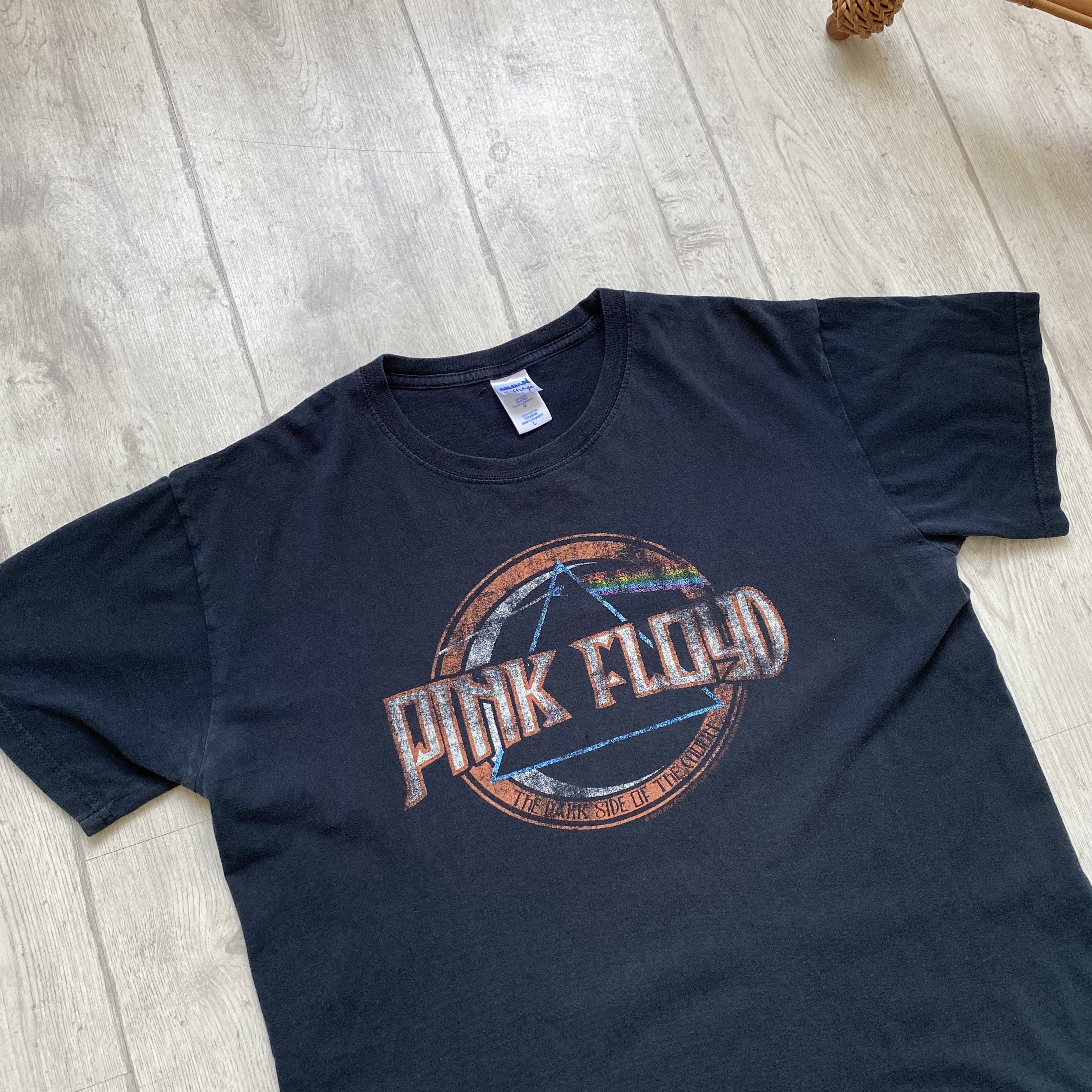 Band Tees 🎸 Distessed Vintage 00s Pink Floyd Tee Rock band Size US M / EU 48-50 / 2 - 2 Thumbnail