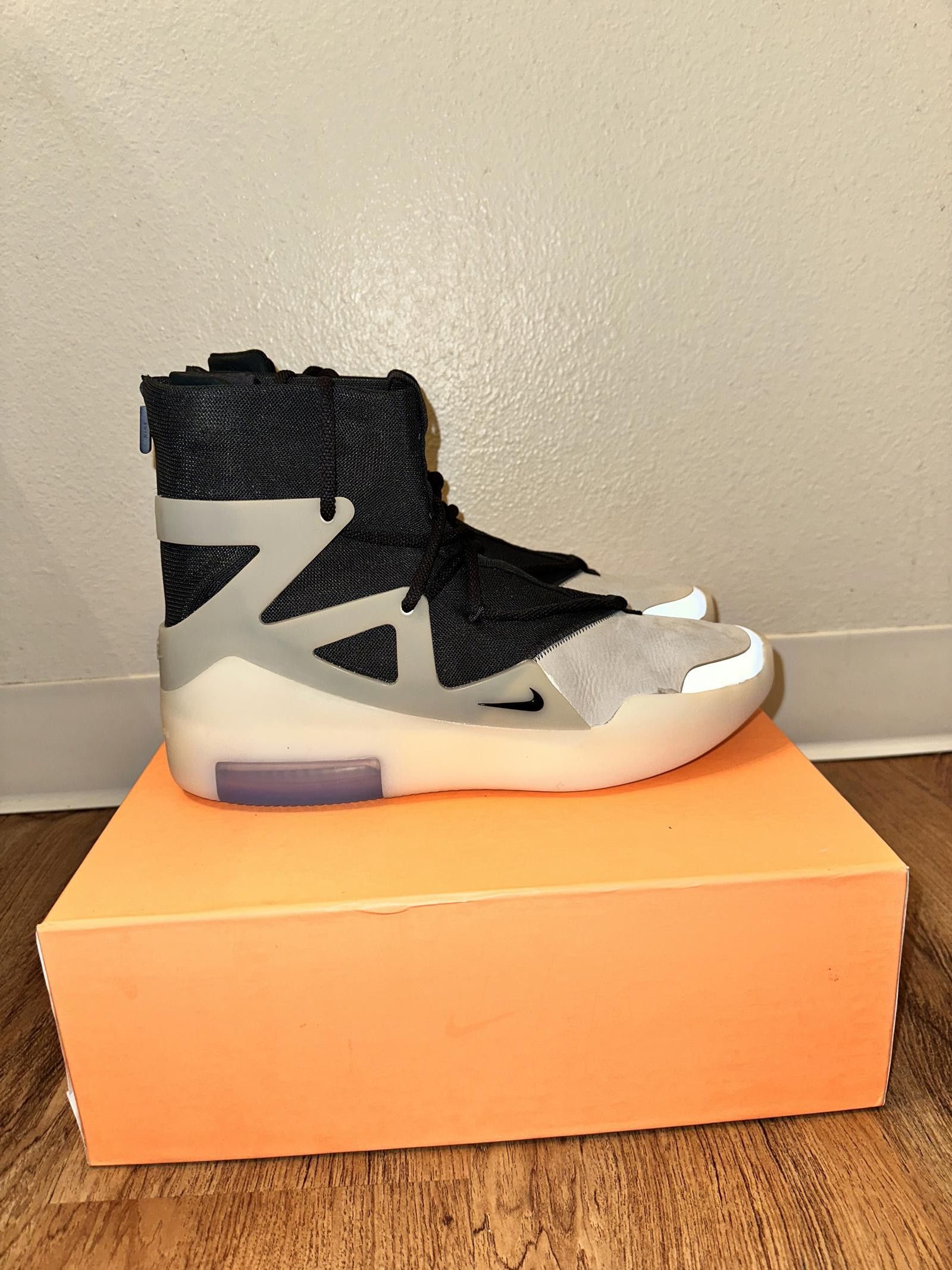 Nike Air Fear of God 1 String The Question
