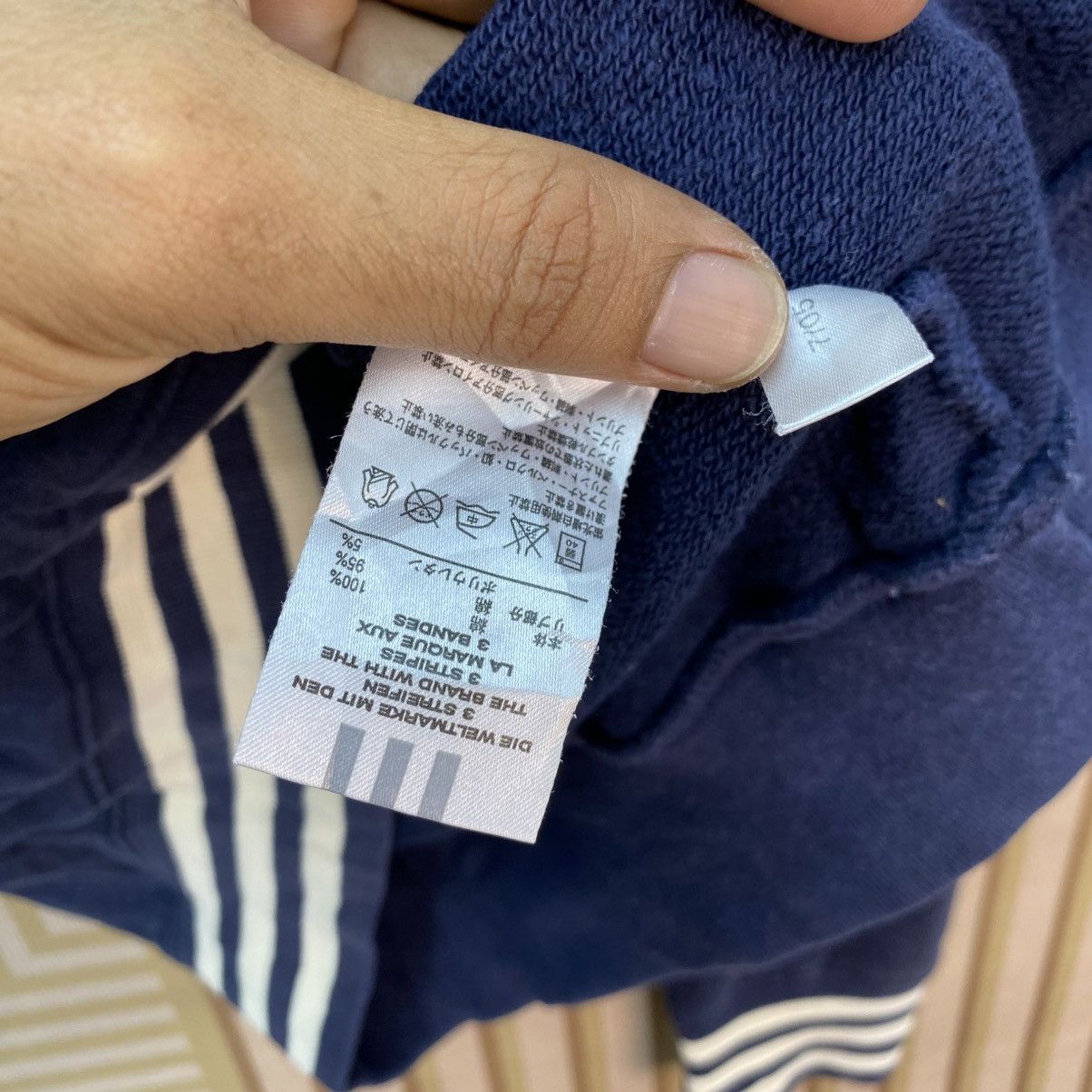 Adidas 🫶 vintage Adidas navy blue crewneck sweatshirt Size US M / EU 48-50 / 2 - 6 Thumbnail