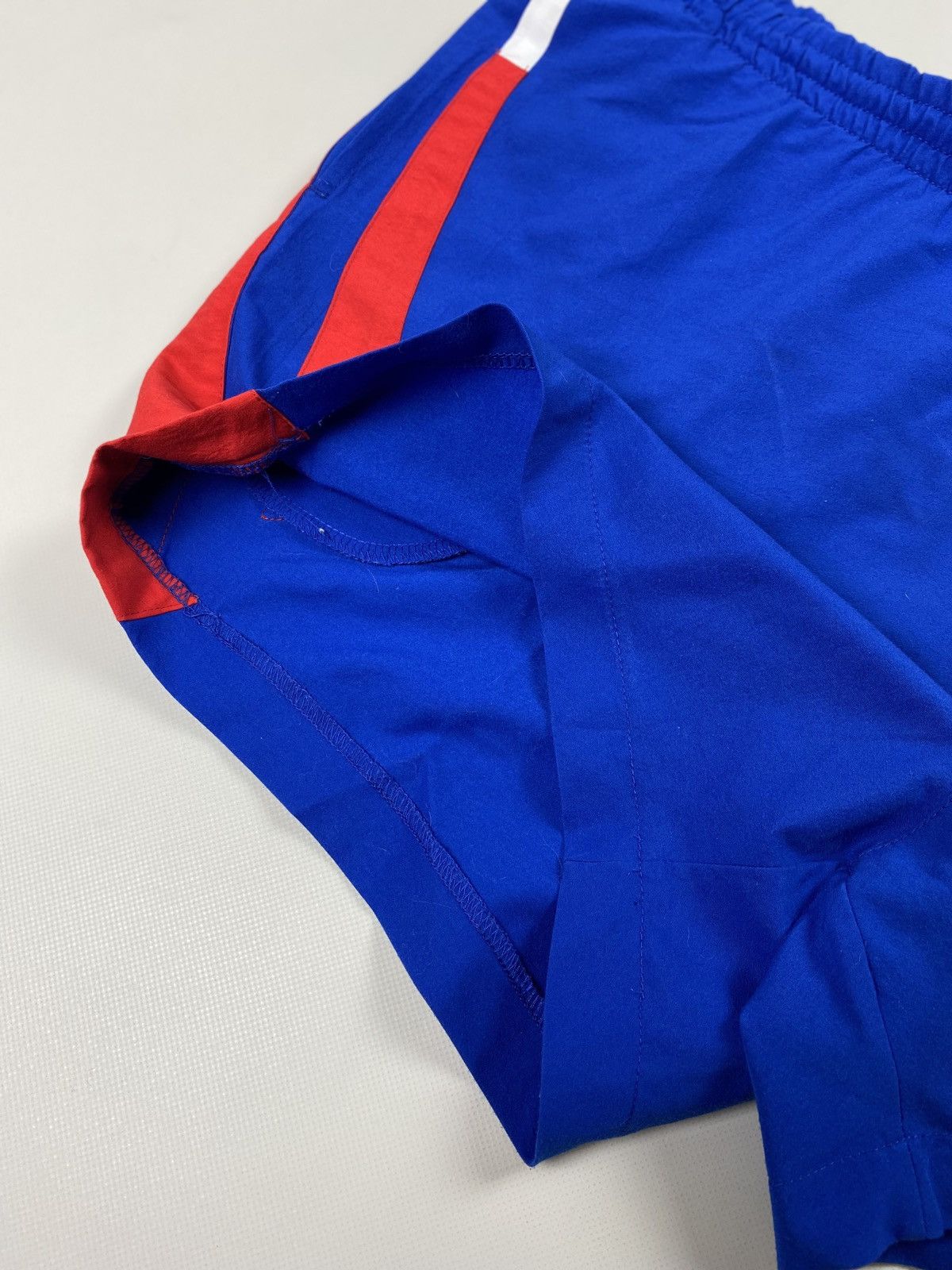 Vintage Adidas vintage men’s shorts size L Size US 34 / EU 50 - 10 Thumbnail