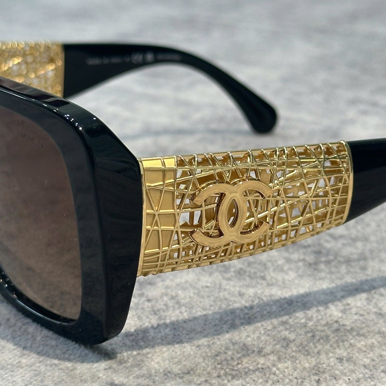 Chanel Chanel 0CH5532 C622S9 Size ONE SIZE - 2 Thumbnail