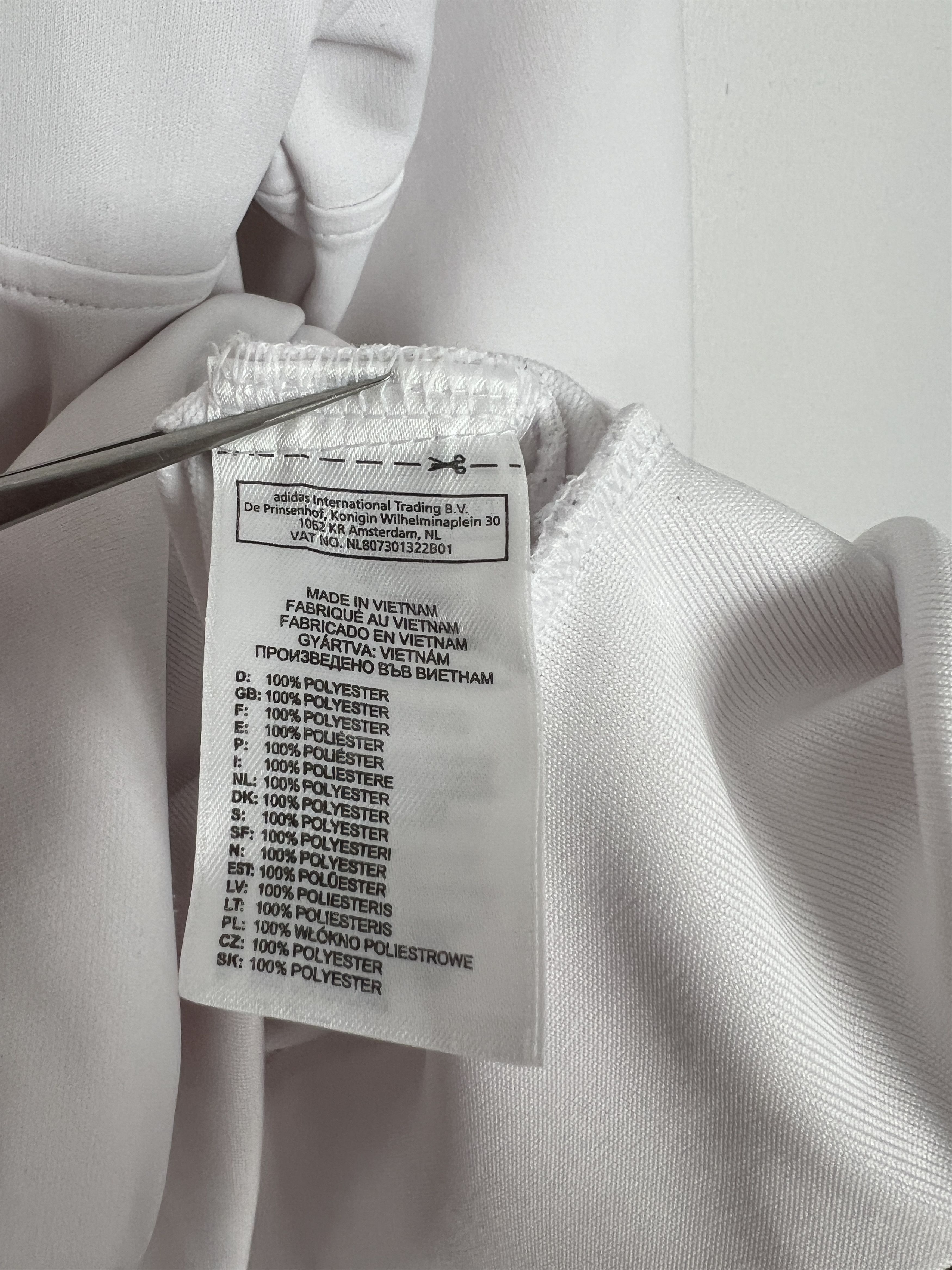 Adidas Vintage Adidas Liverpool White Football Jacket Soccer Size US XXL / EU 58 / 5 - 12 Thumbnail