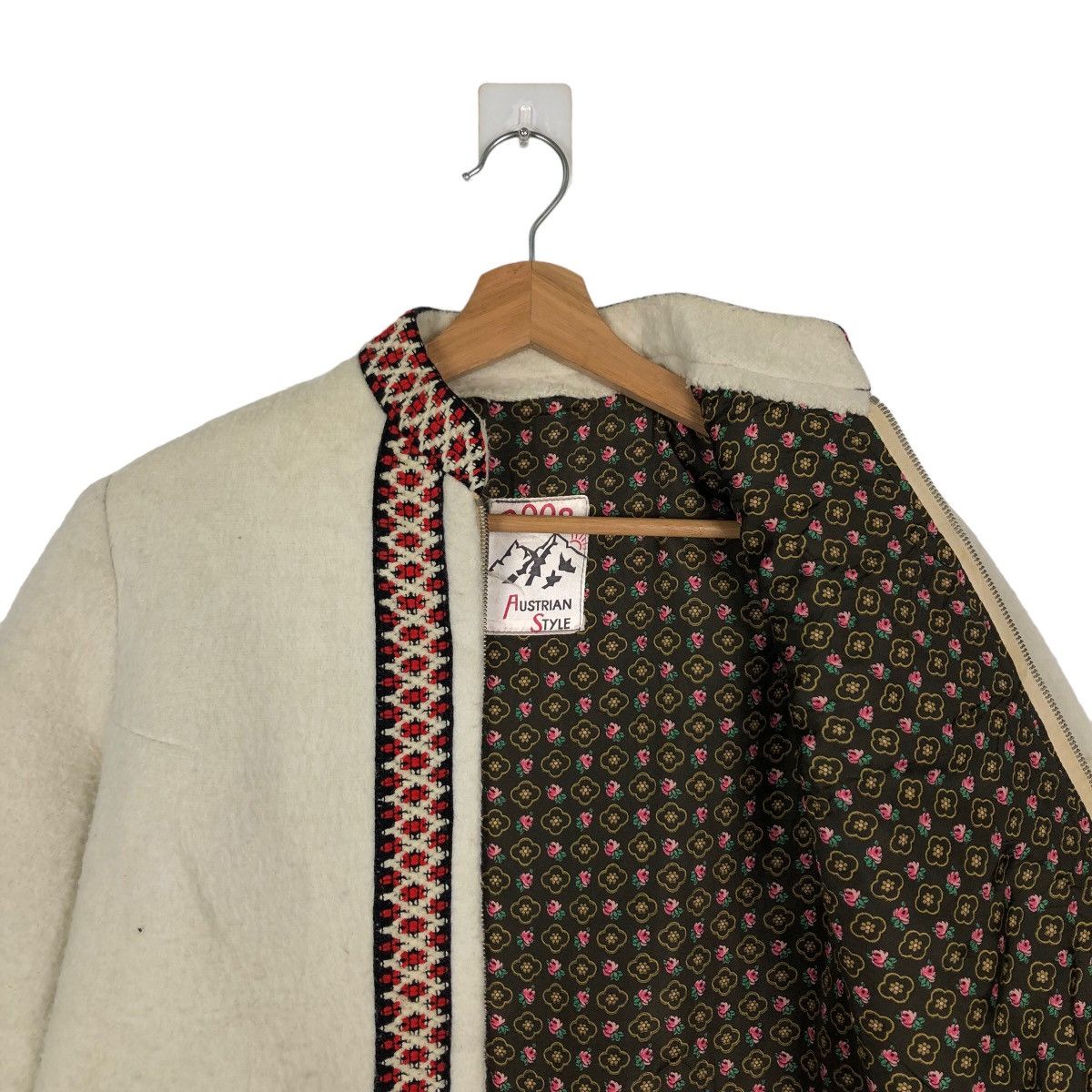 Japanese Brand VINTAGE CROPPED WOOL JACKET BOOS AUSTRIAN STYLE Size US M / EU 48-50 / 2 - 9 Thumbnail
