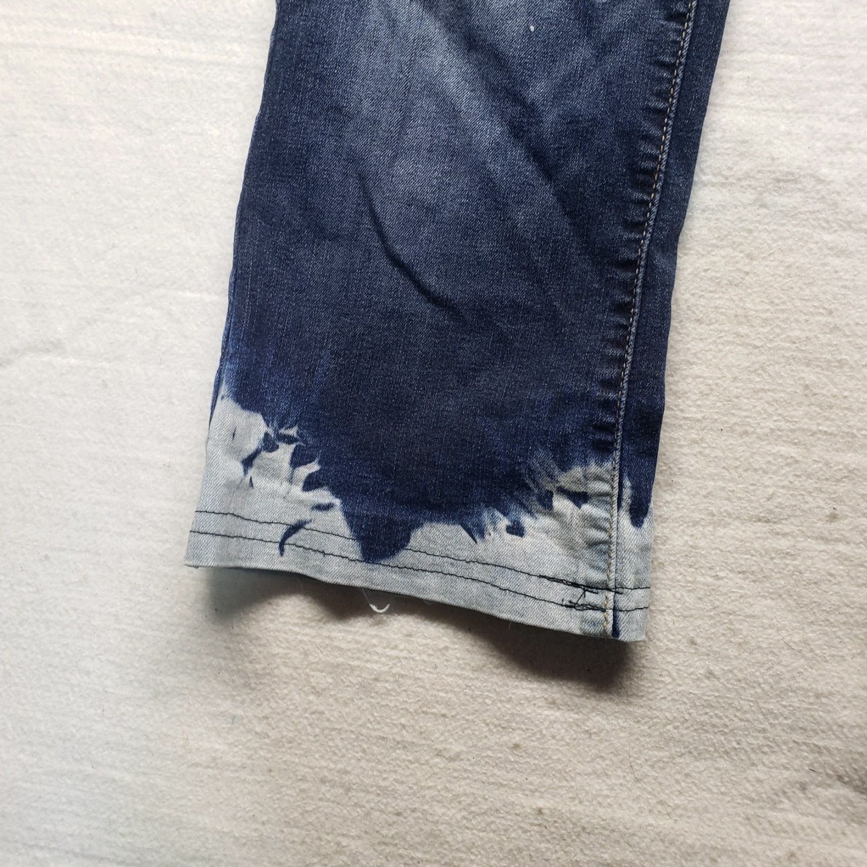 Levi's Levi's Jeans CapriMidRise Dark Wash Denim Stretch Jeans Women's 6 Capris Levi's Jeans Capri Mid Rise Dark Wash Women 6 Size 28" / US 6 / IT 42 - 3 Thumbnail