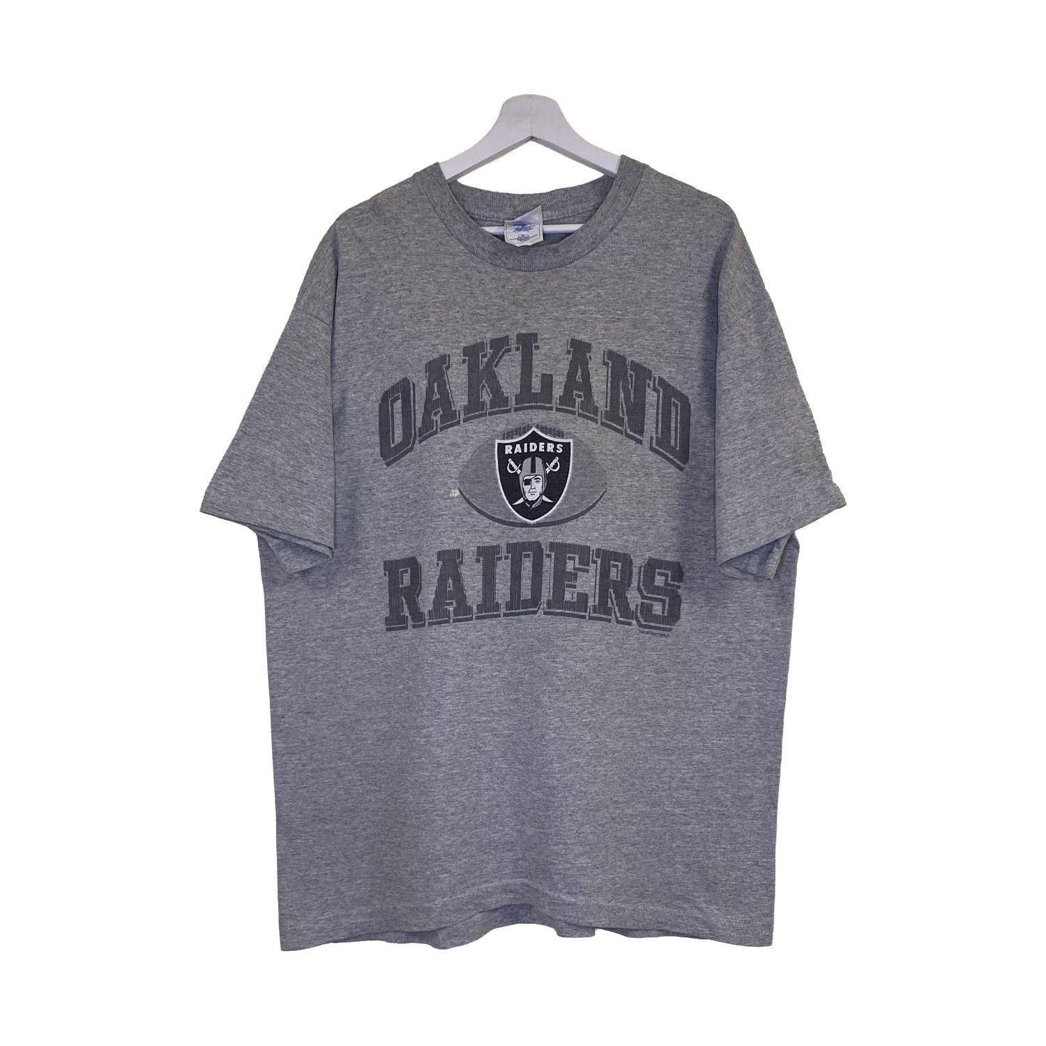 NFL Vintage Oakland Raiders Big Spellout Grey T-Shirt Size US XL / EU 56 / 4 - 1 Thumbnail