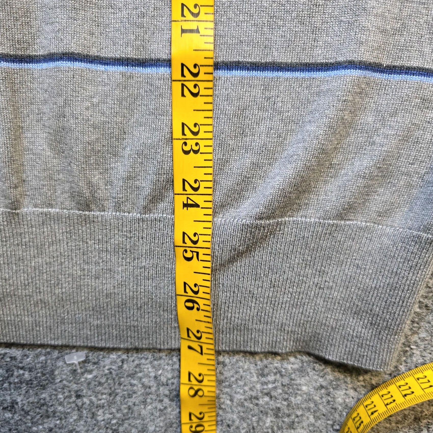Banana Republic Banana Republic Sweater Men Large Gray V Neck Long Sleeve Cashmere Silk Pullover Size US L / EU 52-54 / 3 - 6 Thumbnail