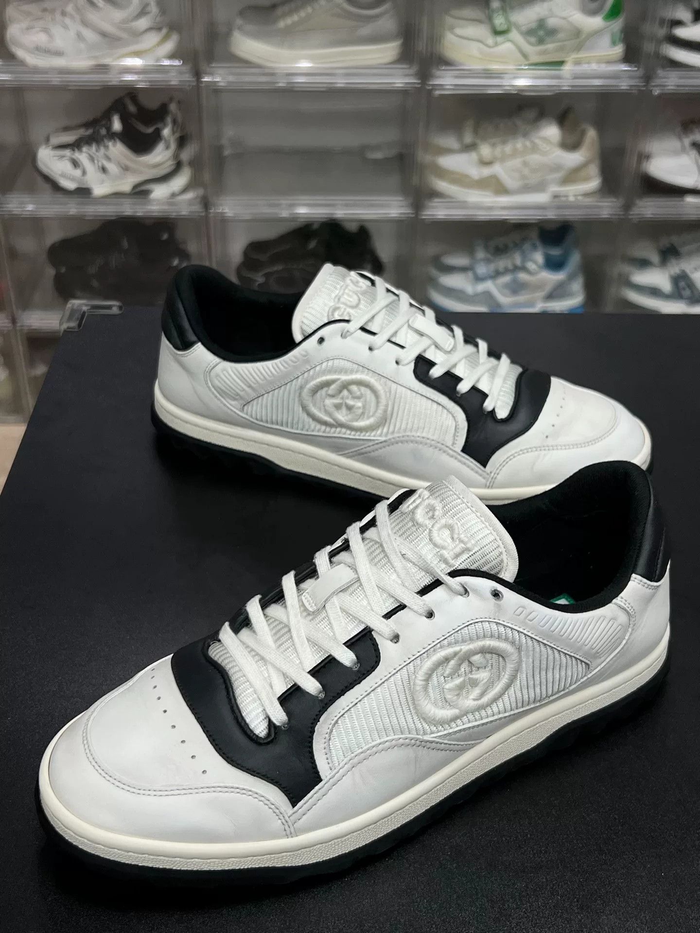 Gucci Gucci Distressed Black Lowtop Sneakers 9.5 Men Size US 9.5 / EU 42-43 - 1 Thumbnail