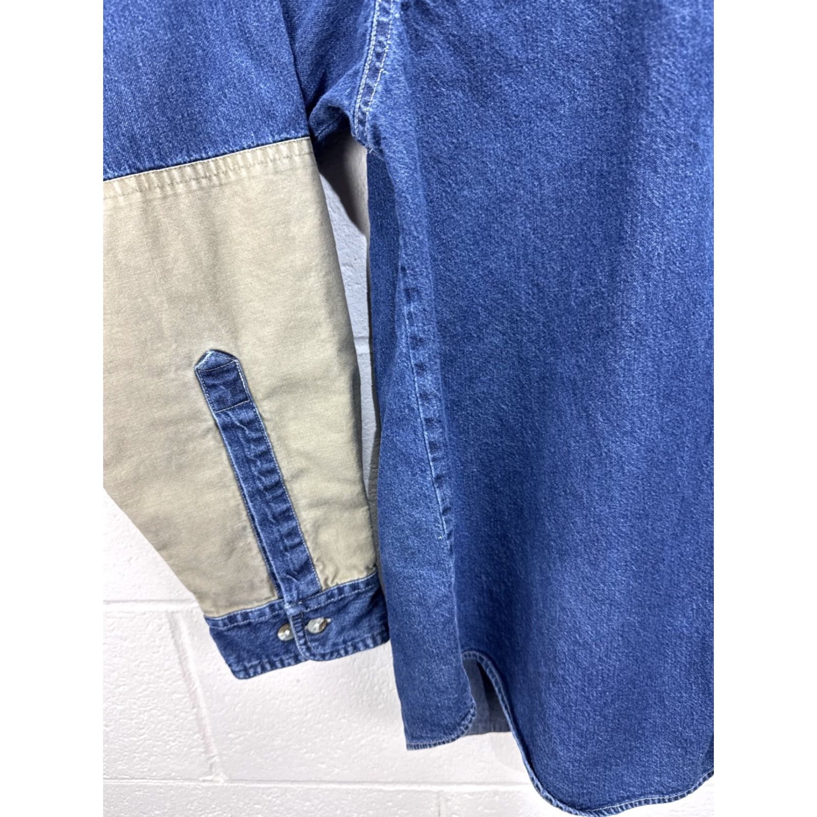 Denime Columbia Men's Button-Up Shirt M Blue Denim Outdoor Hunting Long Sleeve Patches 90s Size US M / EU 48-50 / 2 - 5 Thumbnail