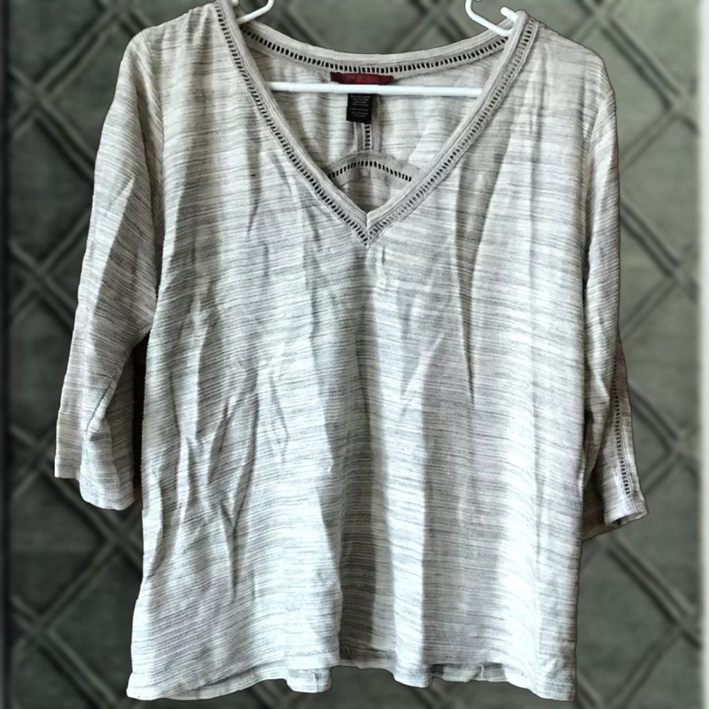 Vintage BKE Red Womens Blouse Shirt 3/4 Sleeve V-Neck White Gray Striped M Medium Womens Blouse B111 Size M / US 6-8 / IT 42-44 - 1 Thumbnail