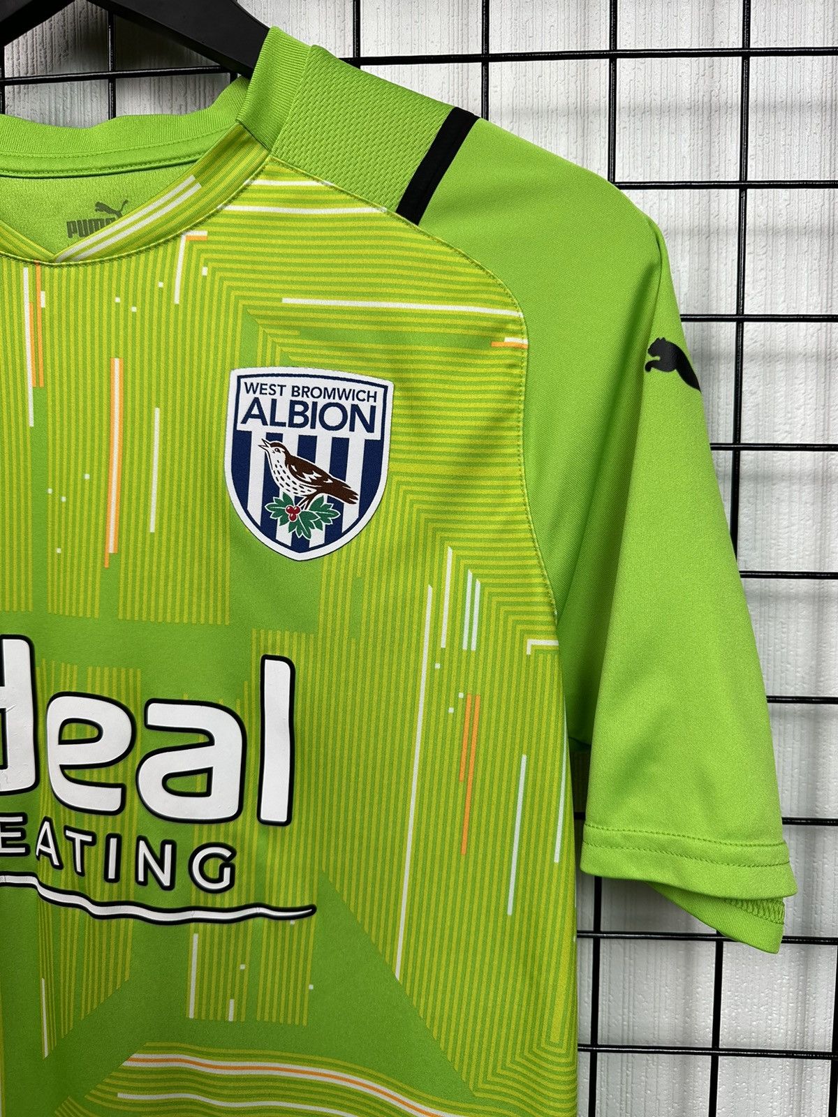 Puma West Bromwich Albion 2018 2019 Puma training M soccer jersey Size US M / EU 48-50 / 2 - 5 Thumbnail