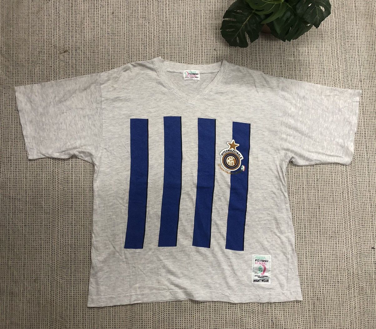 Vintage Vintage Internazionale Italy club Tee Size US L / EU 52-54 / 3 - 2 Thumbnail