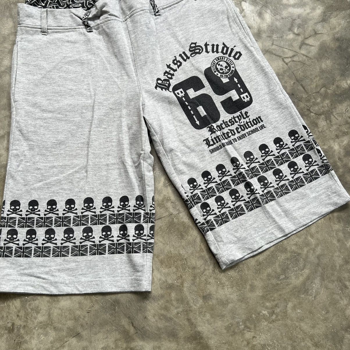 Seditionaries 2000s Ba-Tsu Vkei Style Double Waist Skull Relax Short Pants Size US 28 / EU 44 - 5 Thumbnail