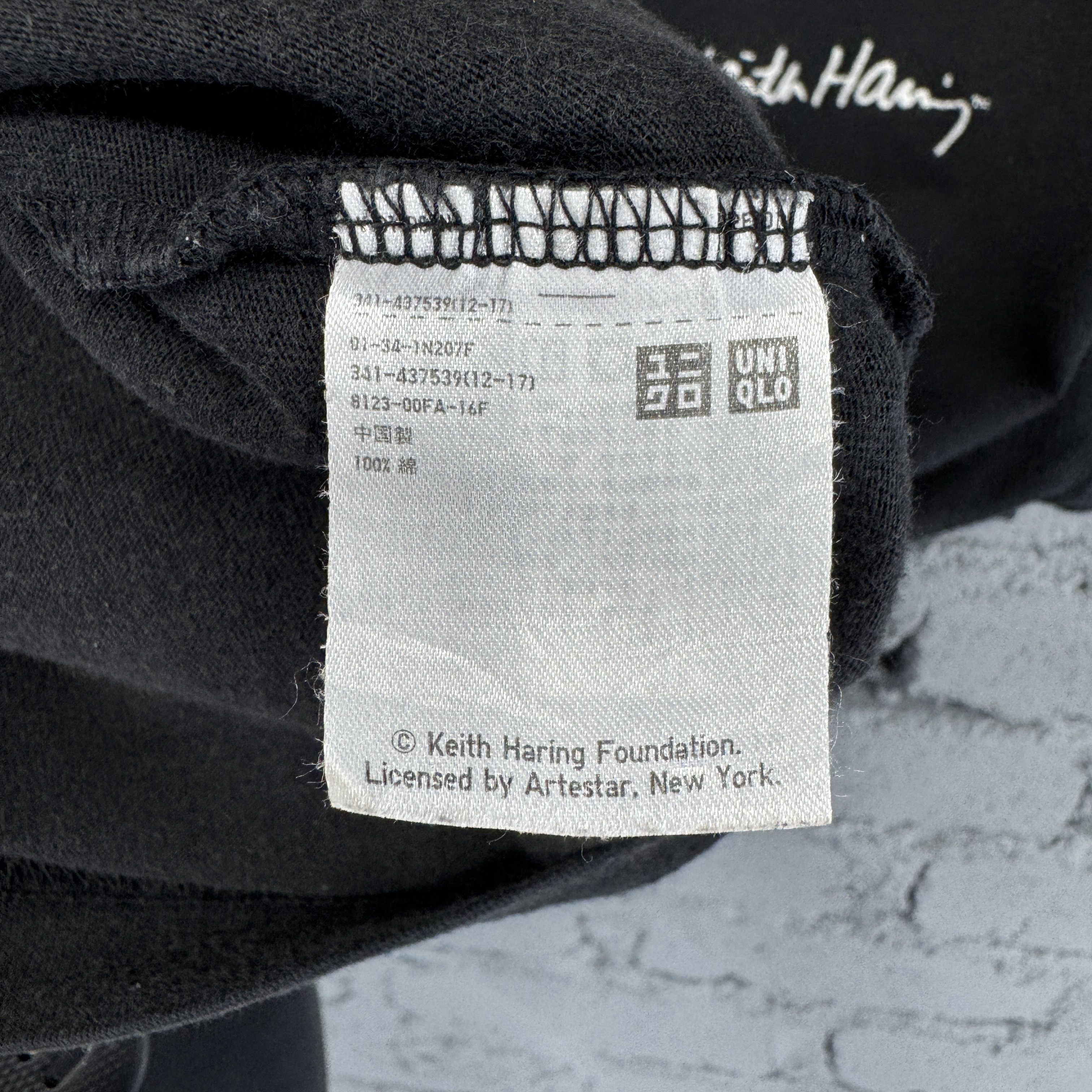 Vintage Rare Keith Haring X Uniqlo Tokyo Sunfaded Tshirt Size US L / EU 52-54 / 3 - 8 Thumbnail