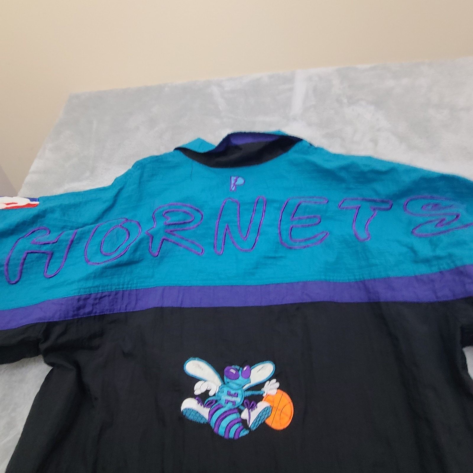 Pro Player Vintage 90s Charlotte Hornets NBA Pro Player Jacket Size XL Size US XL / EU 56 / 4 - 9 Thumbnail