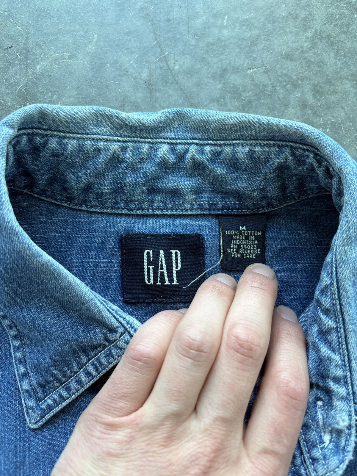 Gap Vintage Y2K Gap Denim Button Up Shirt Size US L / EU 52-54 / 3 - 4 Thumbnail