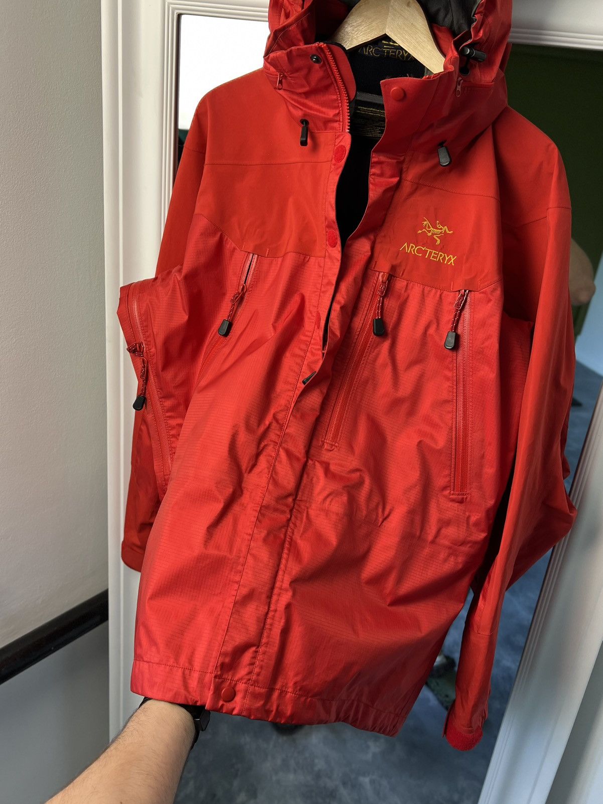 Arc'teryx × Vintage Rare Vintage Arc’teryx Theta LT Gore-Tex XCR Gold Logo M Size US M / EU 48-50 / 2 - 15 Thumbnail