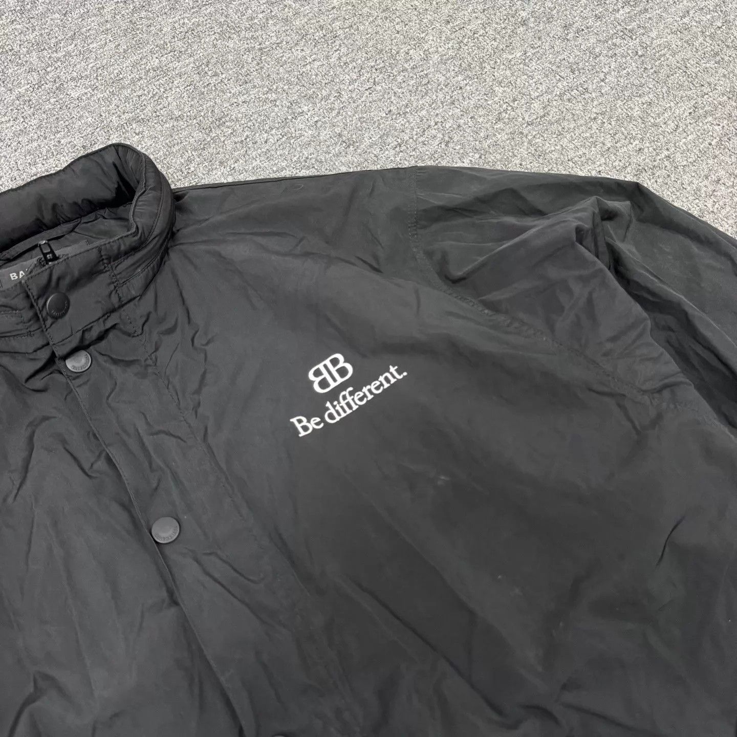 Balenciaga Balenciaga Be Different Black Coach XS Back Logo Size US XS / EU 42 / 0 - 5 Thumbnail