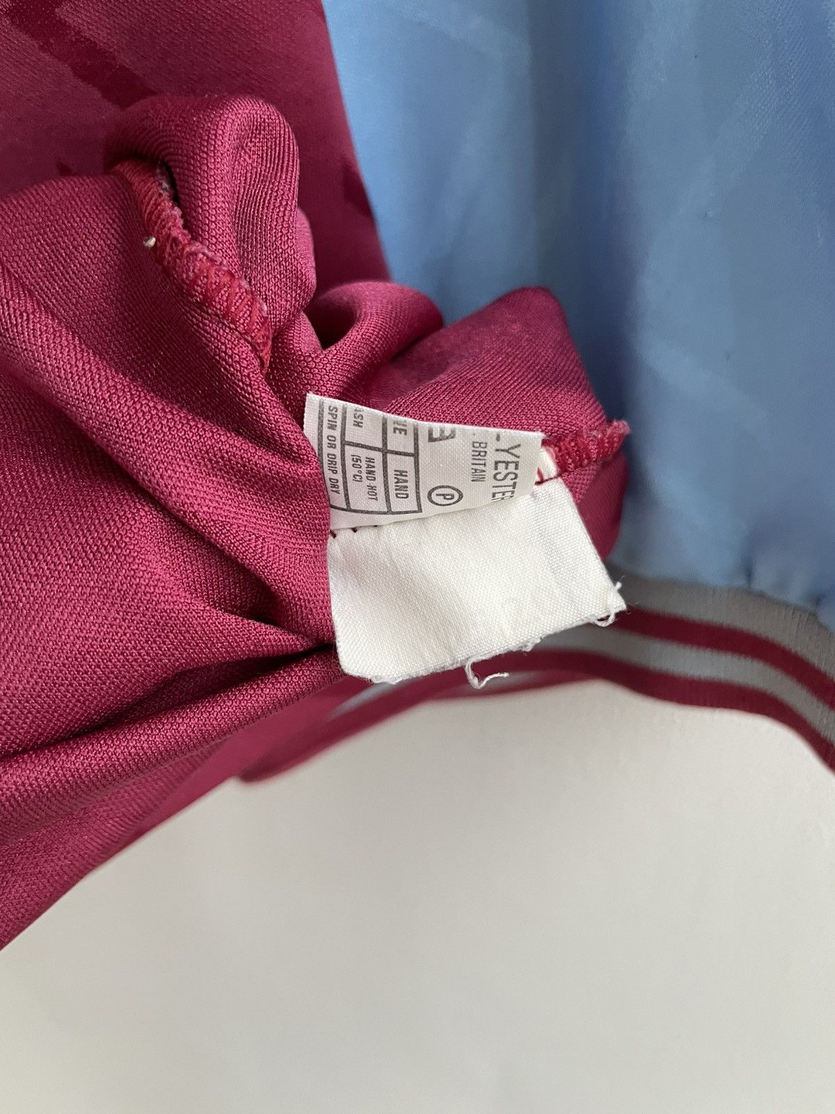 Vintage Bobby Moore West Ham United 1993 1994 1995 Football Shirt Size US XXL / EU 58 / 5 - 15 Thumbnail