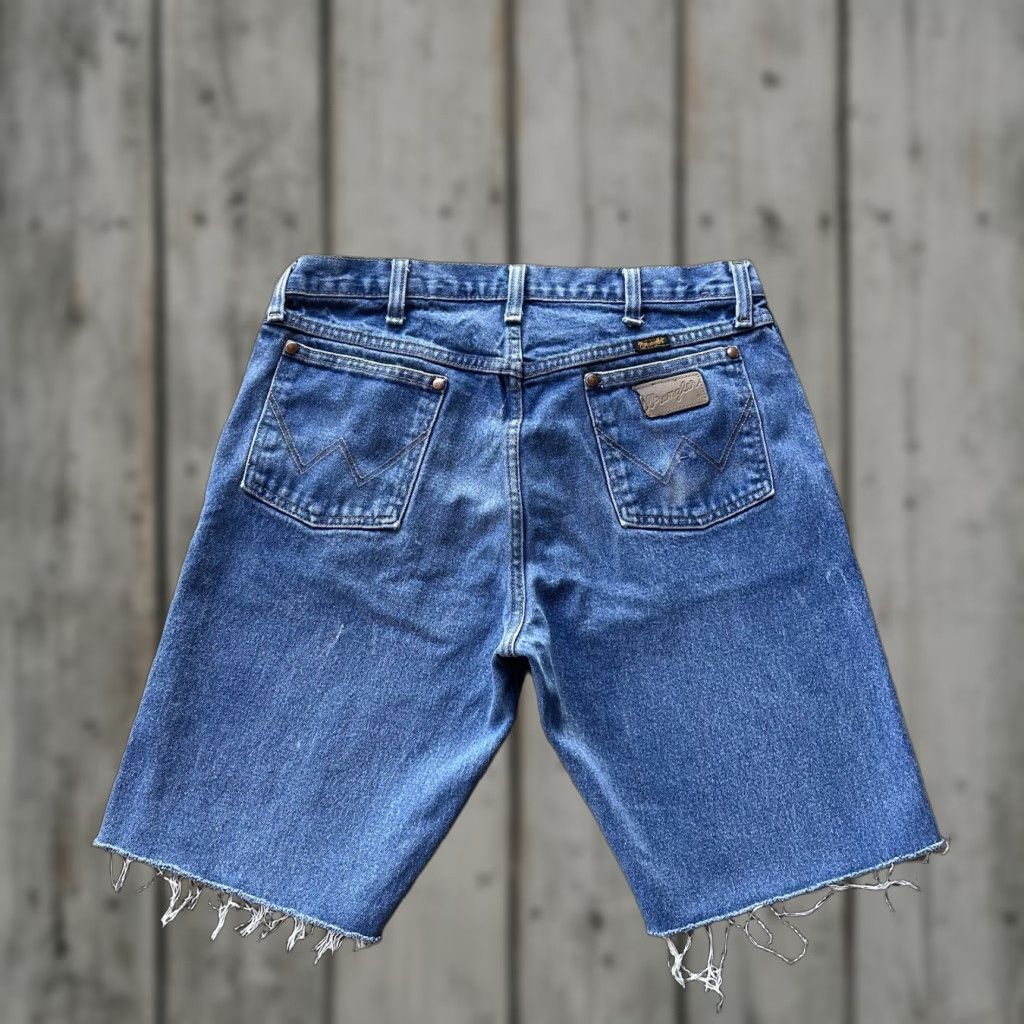 Wrangler VINTAGE Wrangler Shorts Denim Bermuda 90s Hip Hop Men 34 Blue Cotton Relaxed Regular 10 In Inseam Reworked Jorts Embroidered Logo Mens Size US 34 / EU 50 - 1 Thumbnail