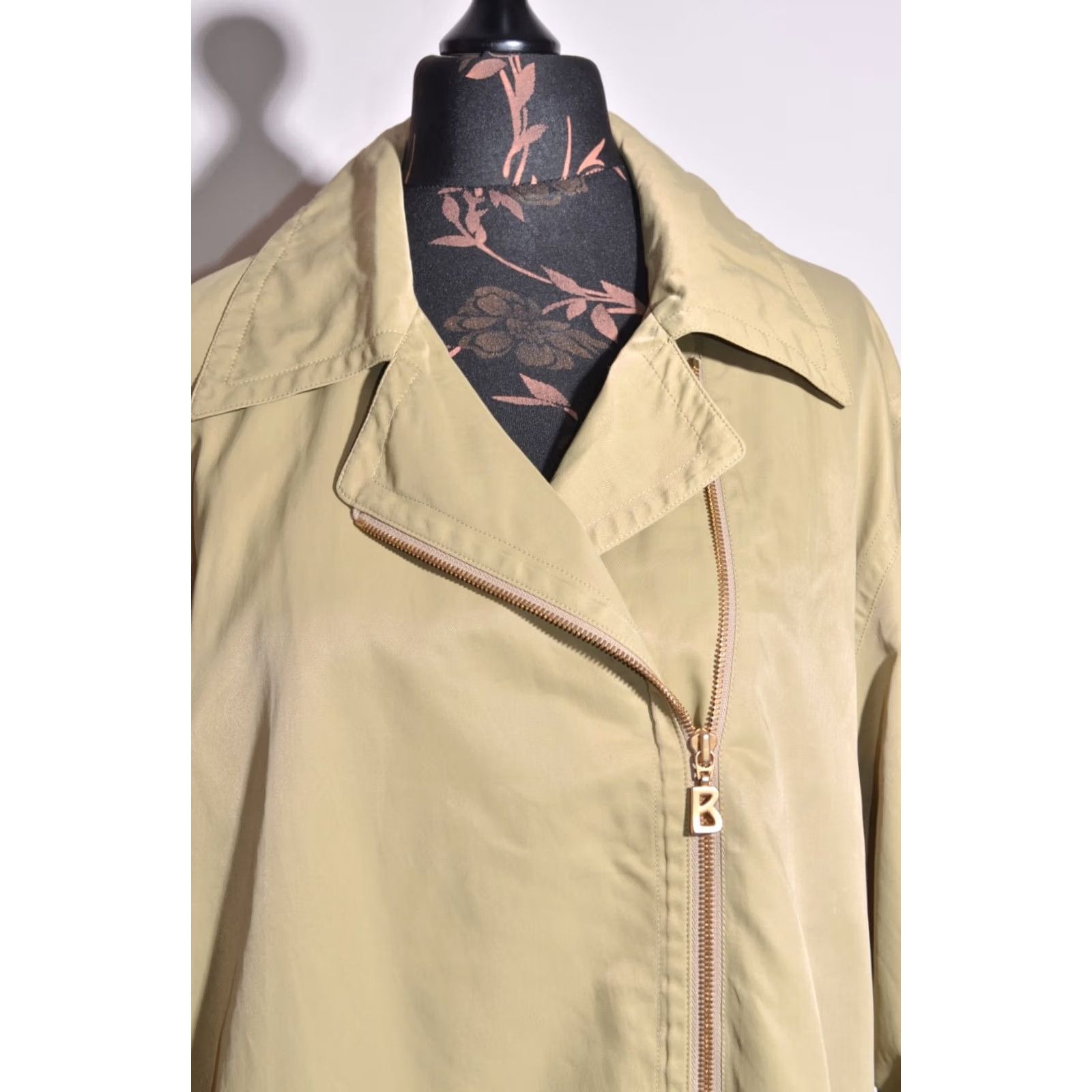 Bogner VINTAGE Bogner Coat Women Long Beige 42 Size M / US 6-8 / IT 42-44 - 4 Thumbnail
