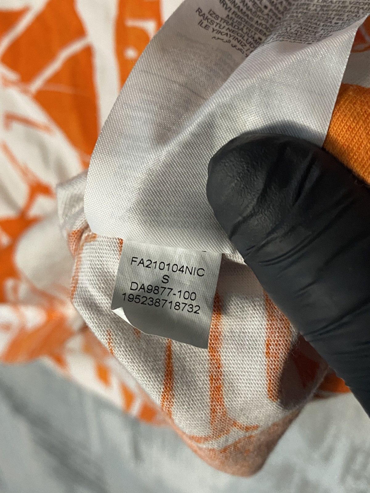 Jordan Brand Air Jordan White Orange Full Print T shirt Graffiti Retro Size US S / EU 44-46 / 1 - 5 Thumbnail