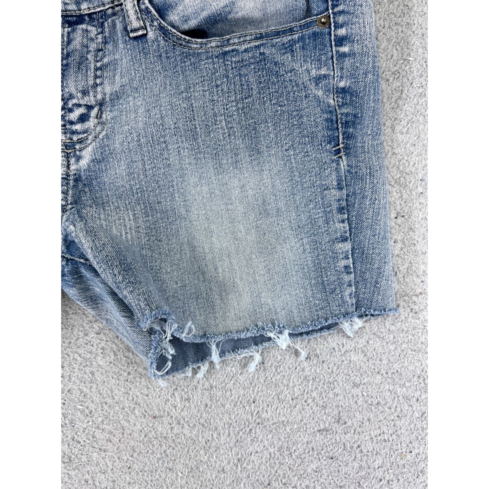 Denime Mudd Womens Blue Denim Cut-Off Shorts 28x4 Embroidered Floral 9 Distressed Cotton Casual Update Size 30" / US 8 / IT 44 - 2 Thumbnail